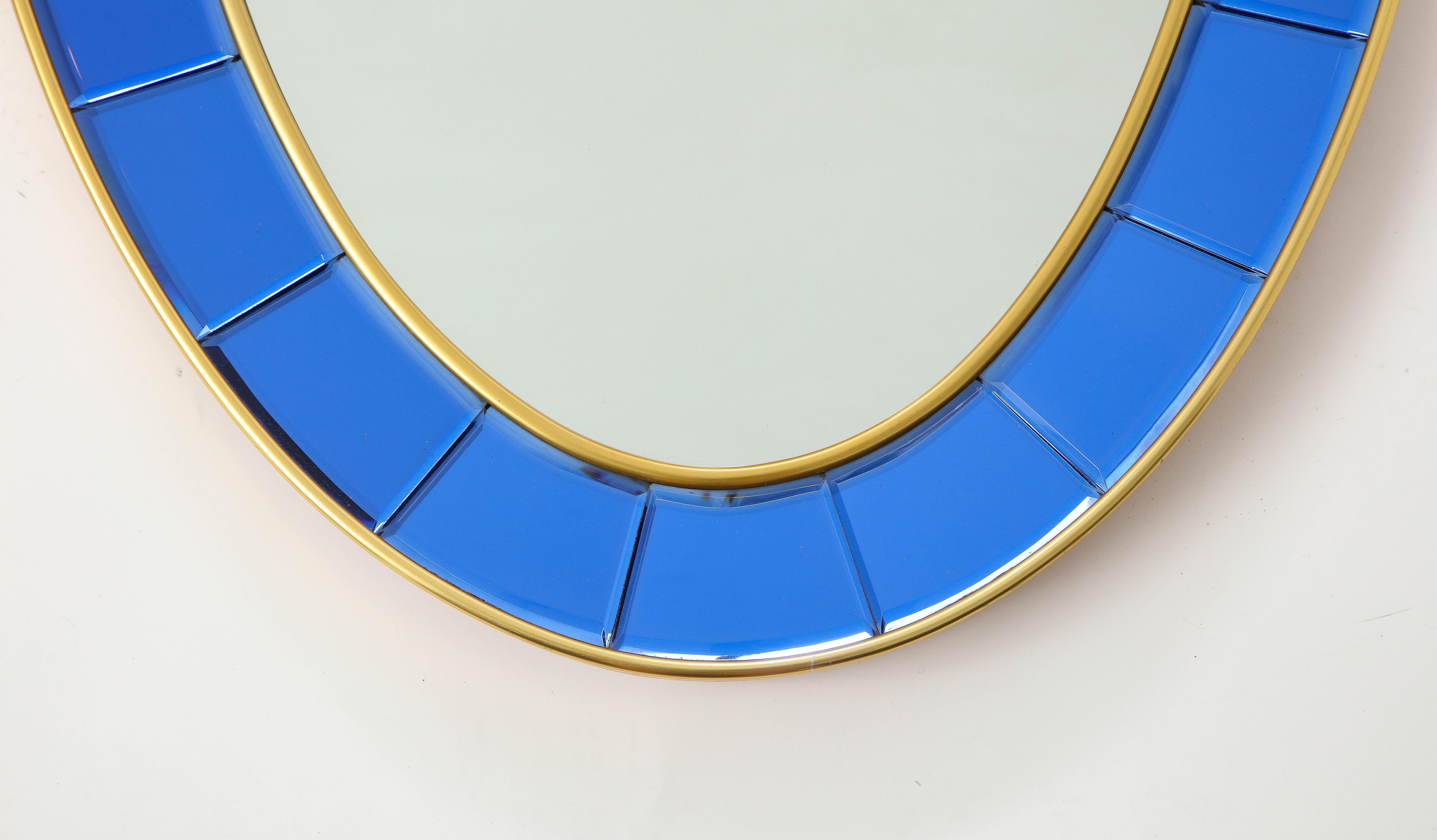 Paire de miroirs ovales en verre biseauté bleu taillé à la main de style Cristal Art en vente 6
