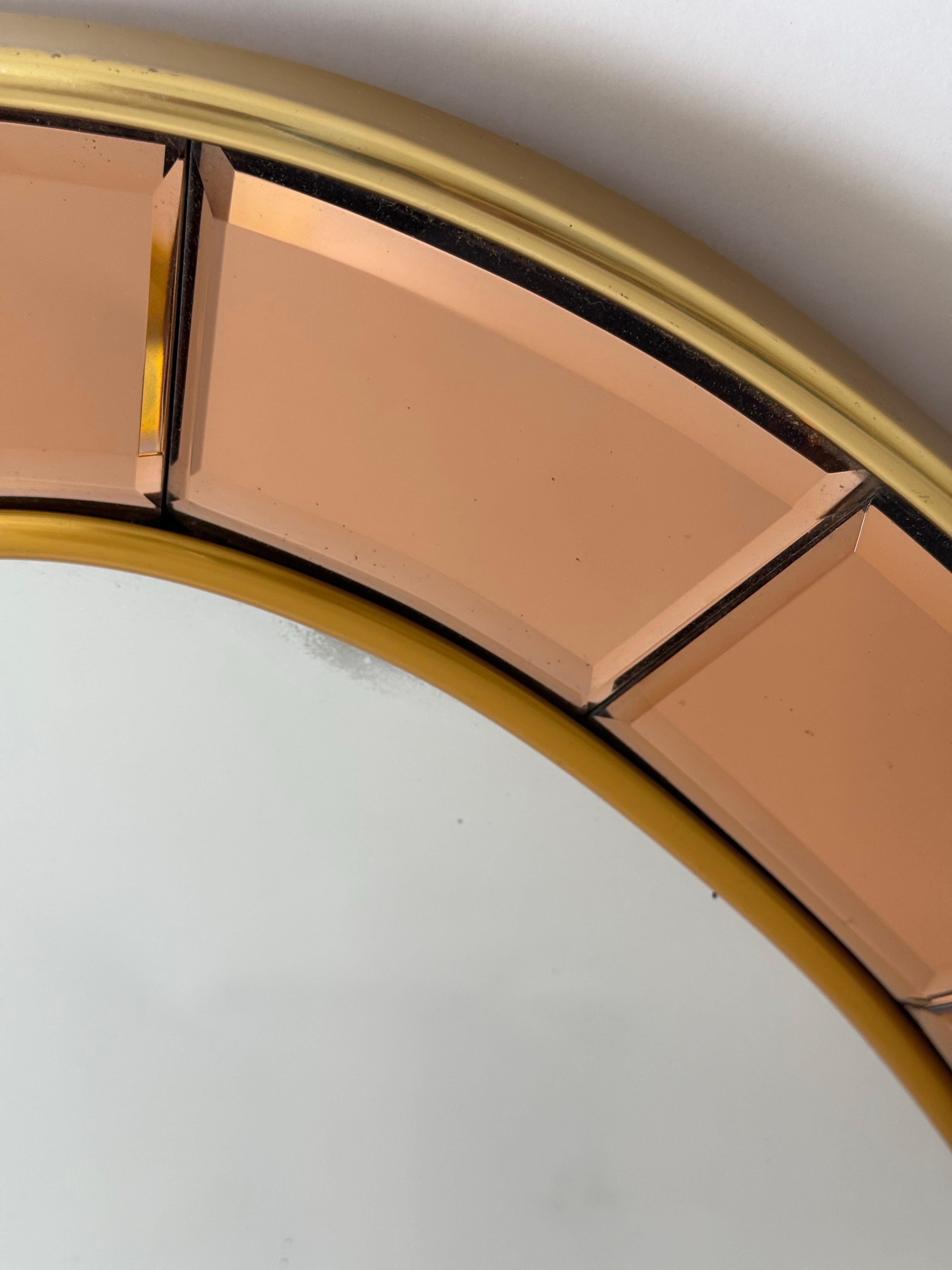 Italienischer ovaler Cristal Art-Wandspiegel aus Roségold und vergoldetem Messing, 1950er Jahre im Zustand „Relativ gut“ im Angebot in Hannover, DE