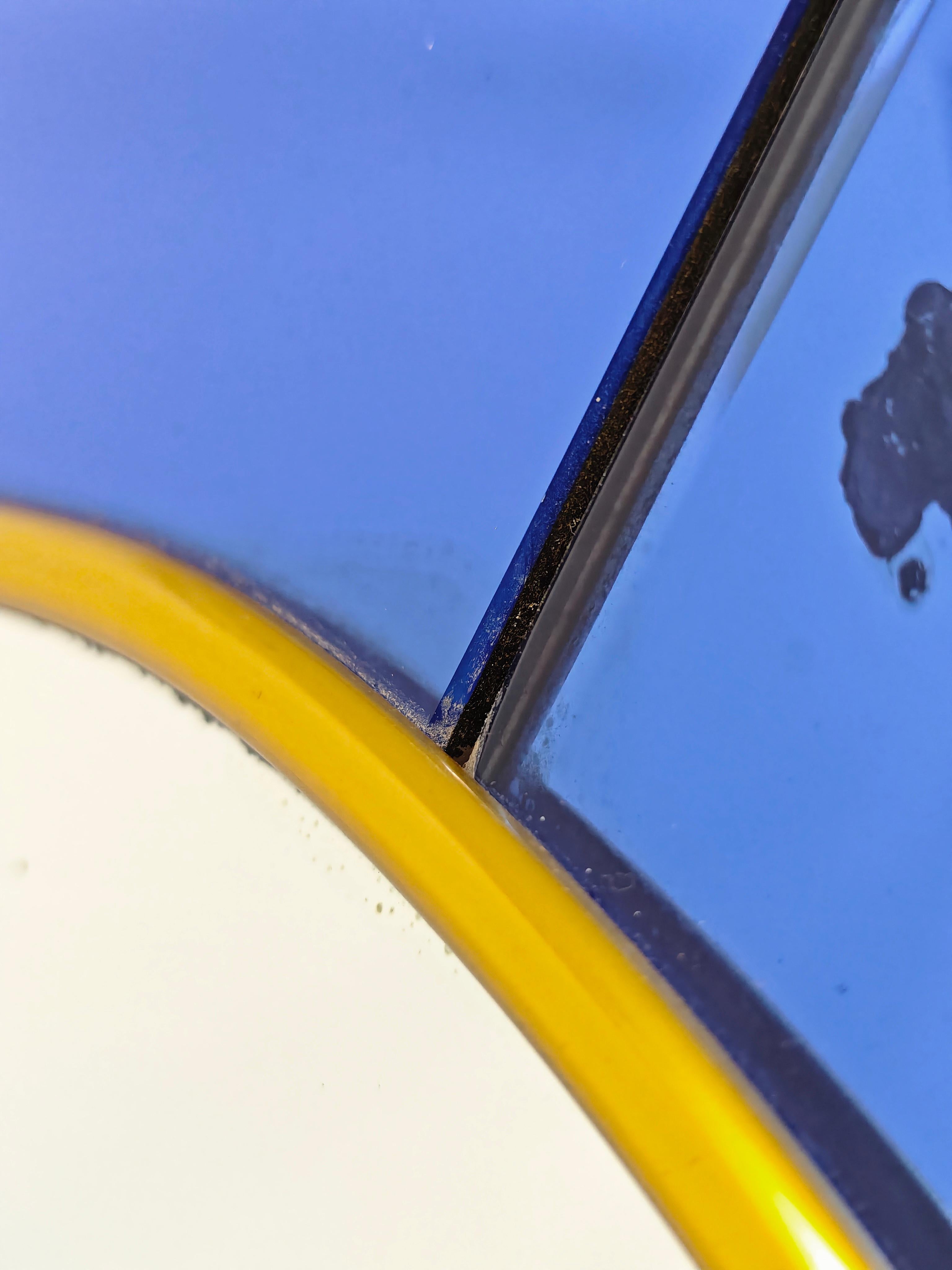 Cristal Arte Espejo Redondo Biselado a Mano Cristal Azul Mediados de Siglo Italia 1950 Latón en venta