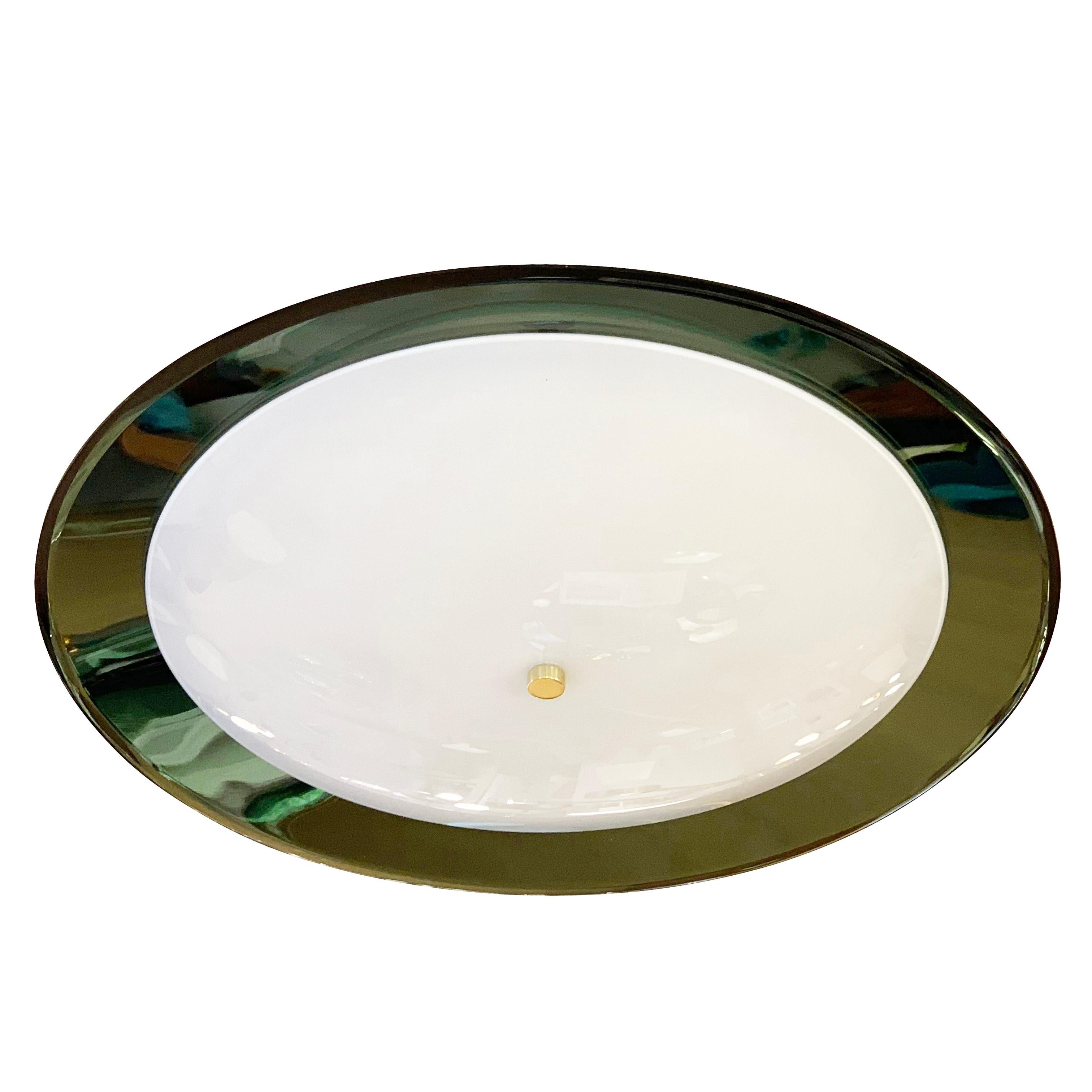 Italienischer Mid-Century-Kronleuchter von Cristal Art mit einem großen grünen konvexen Spiegelglas über einem kleineren konkaven Opalglasdiffusor. Fasst 3 Lichtquellen.

Zustand: Ausgezeichneter Vintage-Zustand, leichte Abnutzungserscheinungen