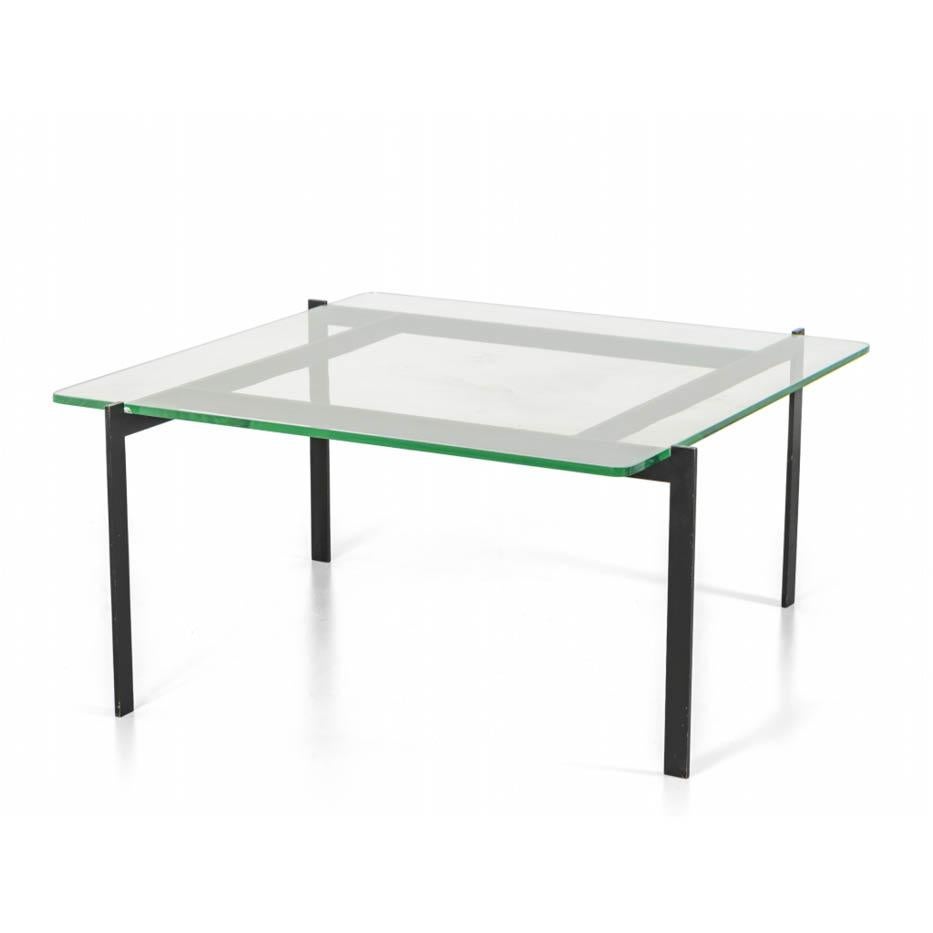 Cristal Arte Coffee Table In Good Condition For Sale In London, GB