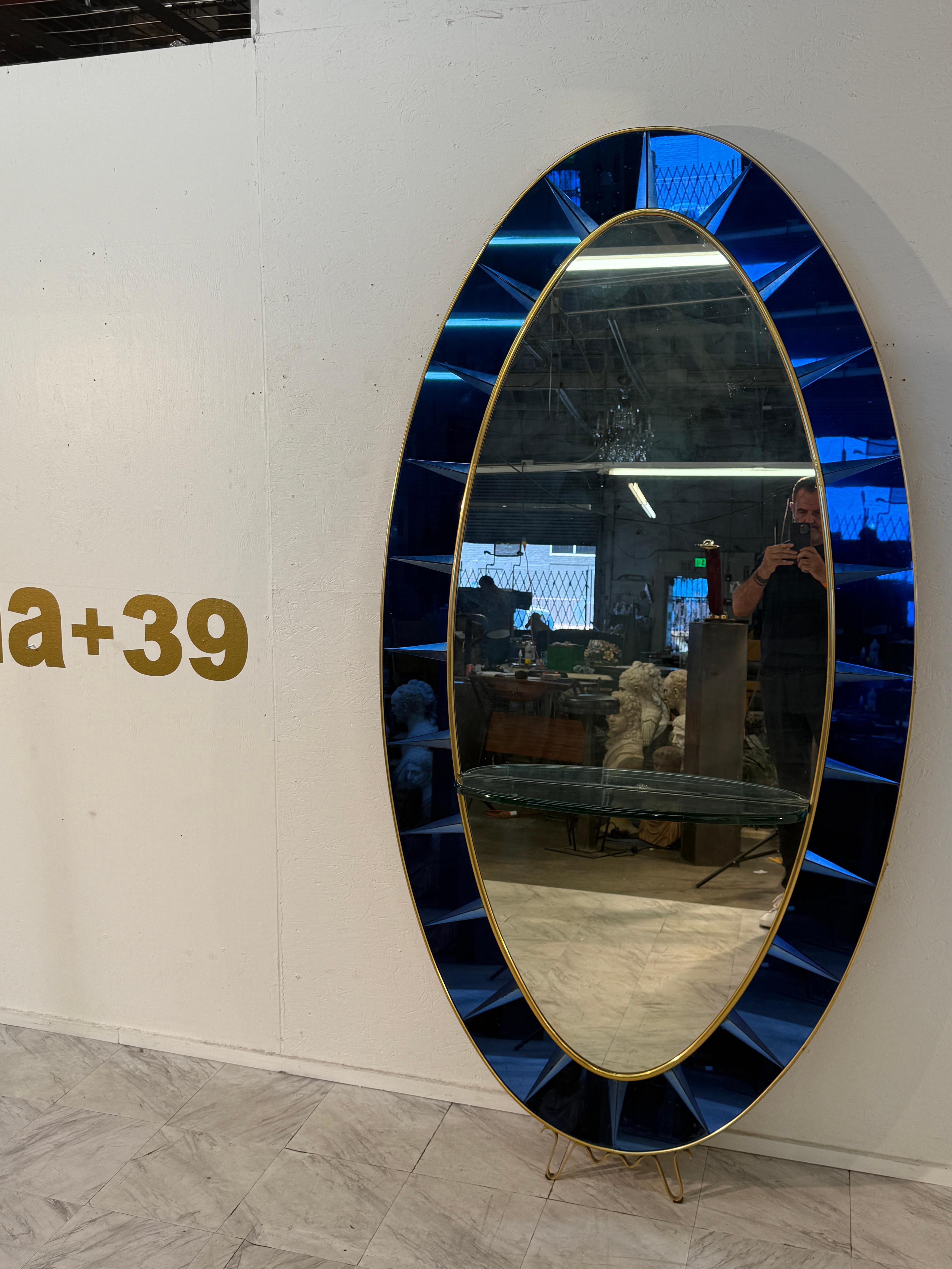 Modern Cristal Arte Oval Floor Mirror With Shelf, Italy 1960 For Sale