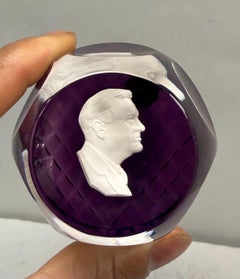 Cristal D'Abret France Franklin D Roosevelt Presse-papier en sulfure à facettes Violet