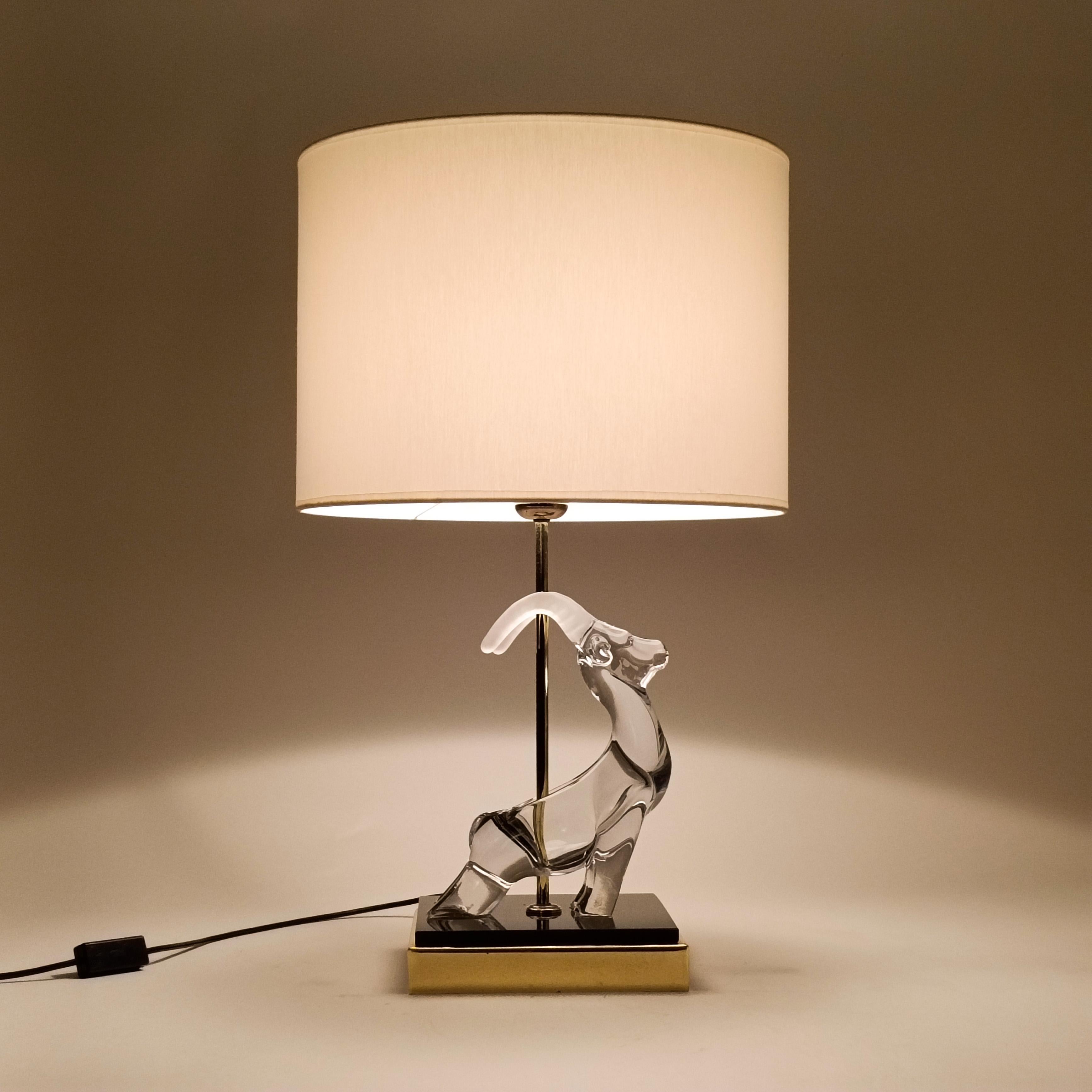 Cristal de Sèvres-Stil. Hand Made Glastischlampe, Frankreich, 1970er Jahre (Abgeschrägt) im Angebot