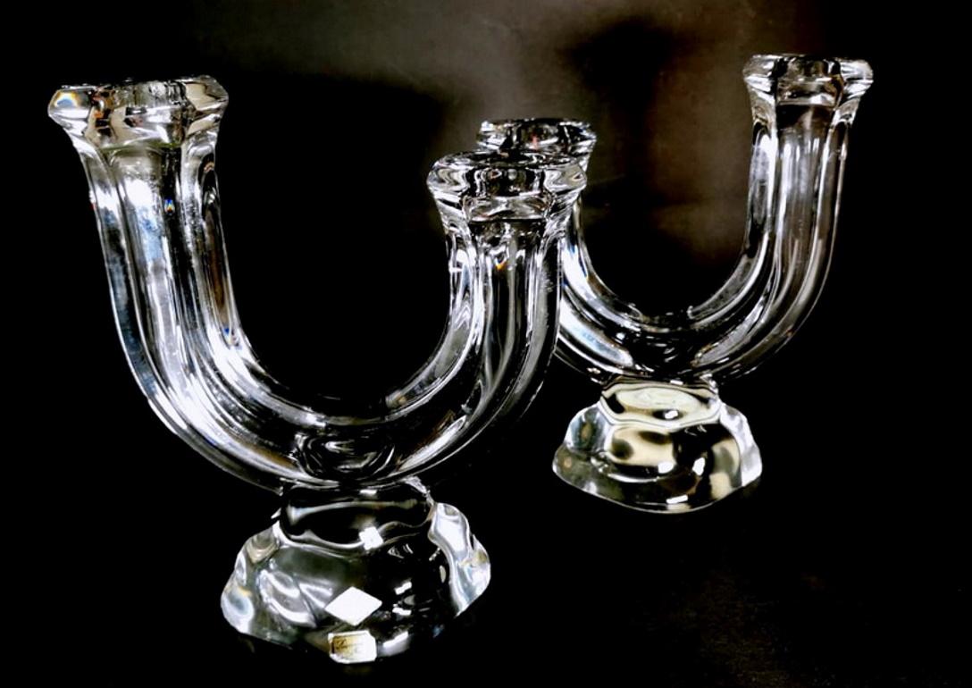 Mid-Century Modern Paire de bougeoirs en cristal français Daum de Cristal De Vannes en vente