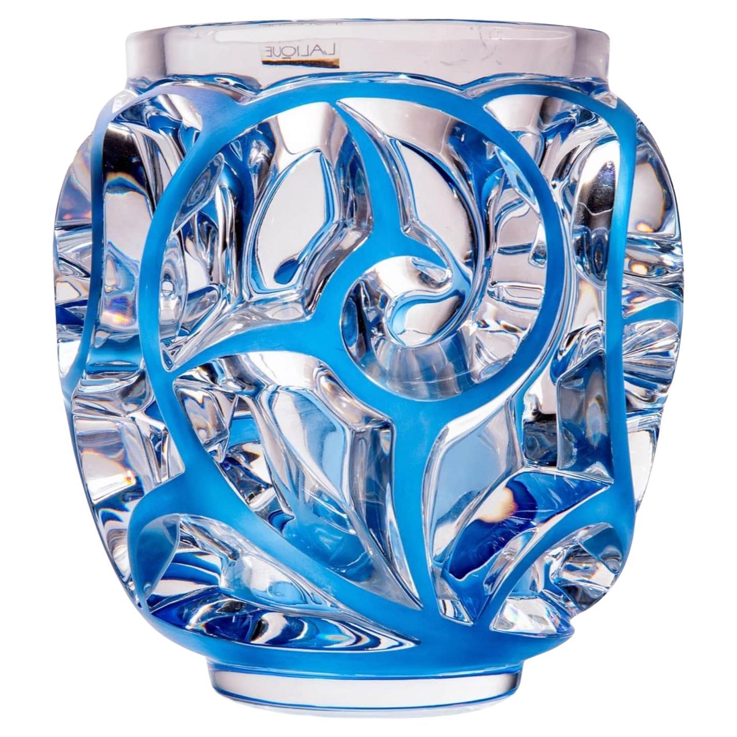 Cristal Lalique, Vase tourbillon Emaillé Bleu. en vente