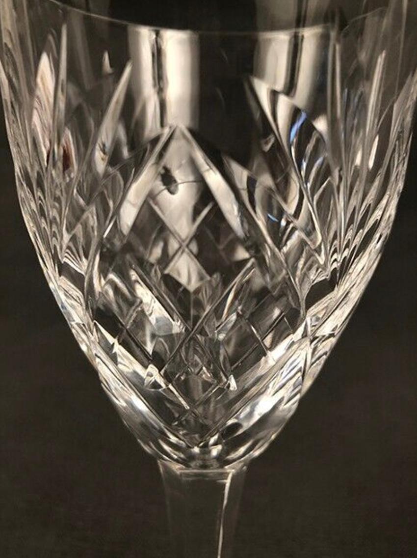 Mid-20th Century Cristal Saint-Louis modèle Chantilly, broc et huit verres à eau For Sale