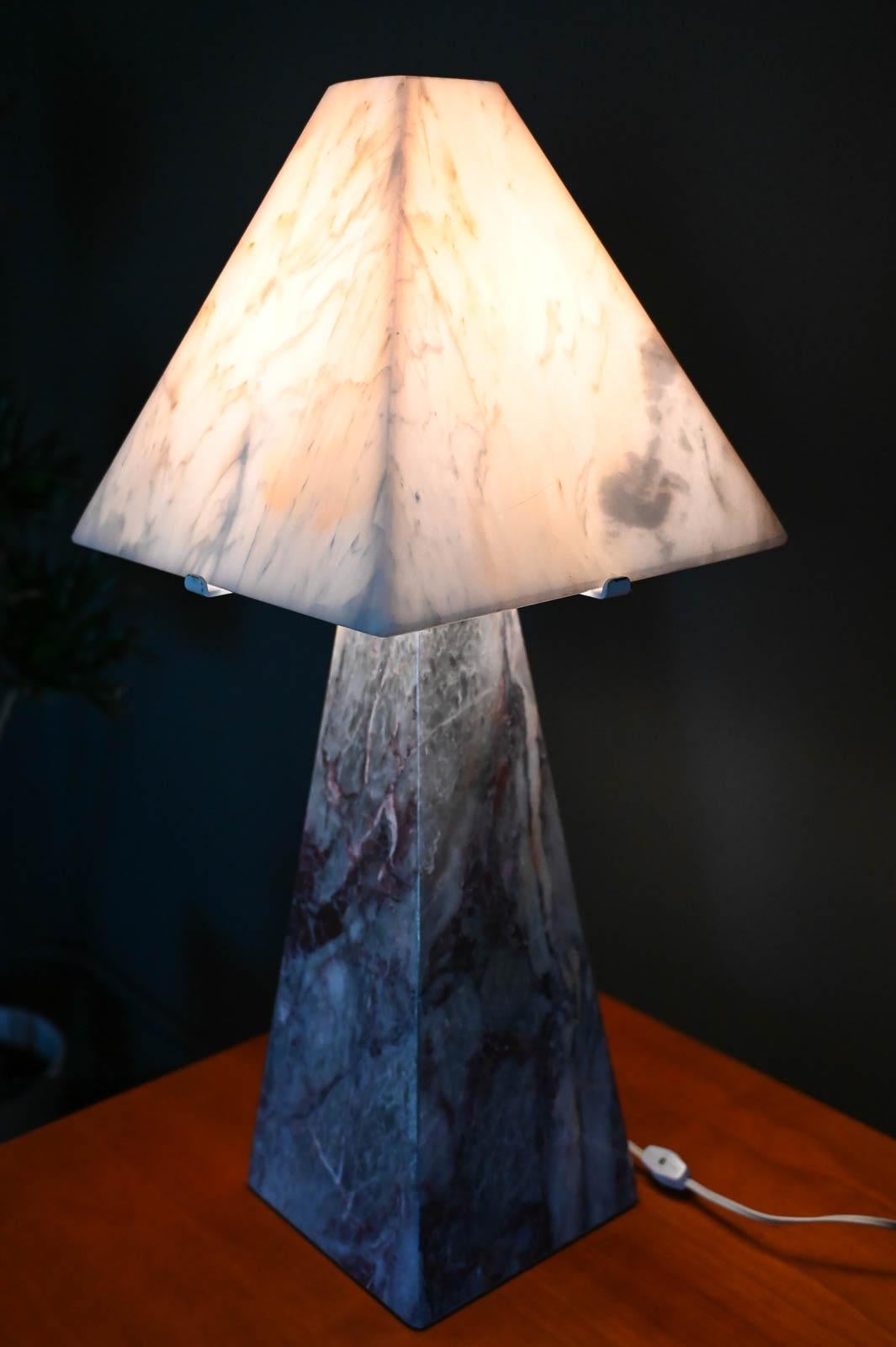 Cristalino Salome Marble Columnar Table Lamp with Alabaster Shade, circa 1970 In Good Condition For Sale In Costa Mesa, CA