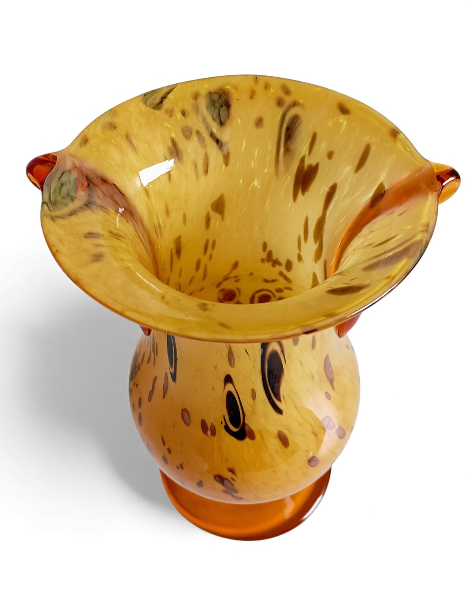 Opale Cristallerie de Clichy Art Nouveau Vaso in vetro opalino con inclusioni di avventurina in vendita