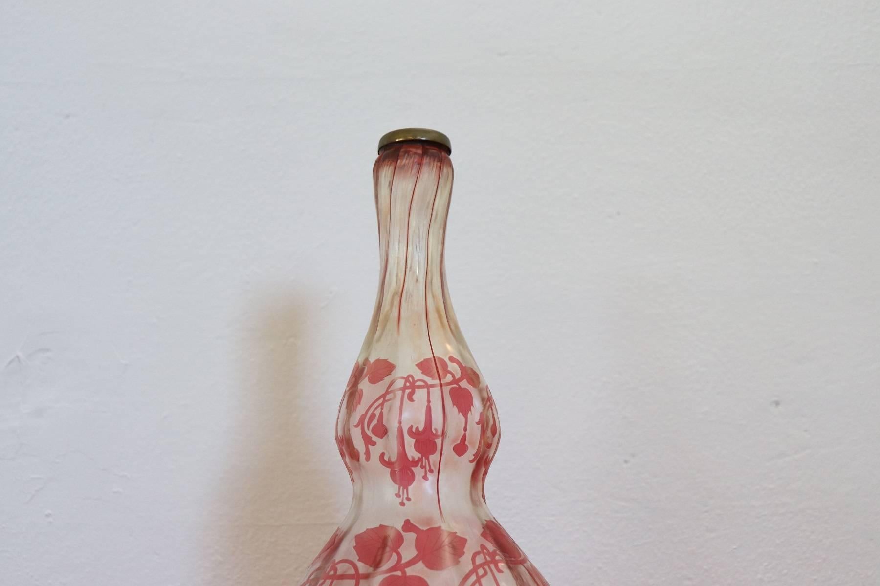 Cristallerie de Pantin Art Nouveau French Cameo Vase In Good Condition In Casale Monferrato, IT