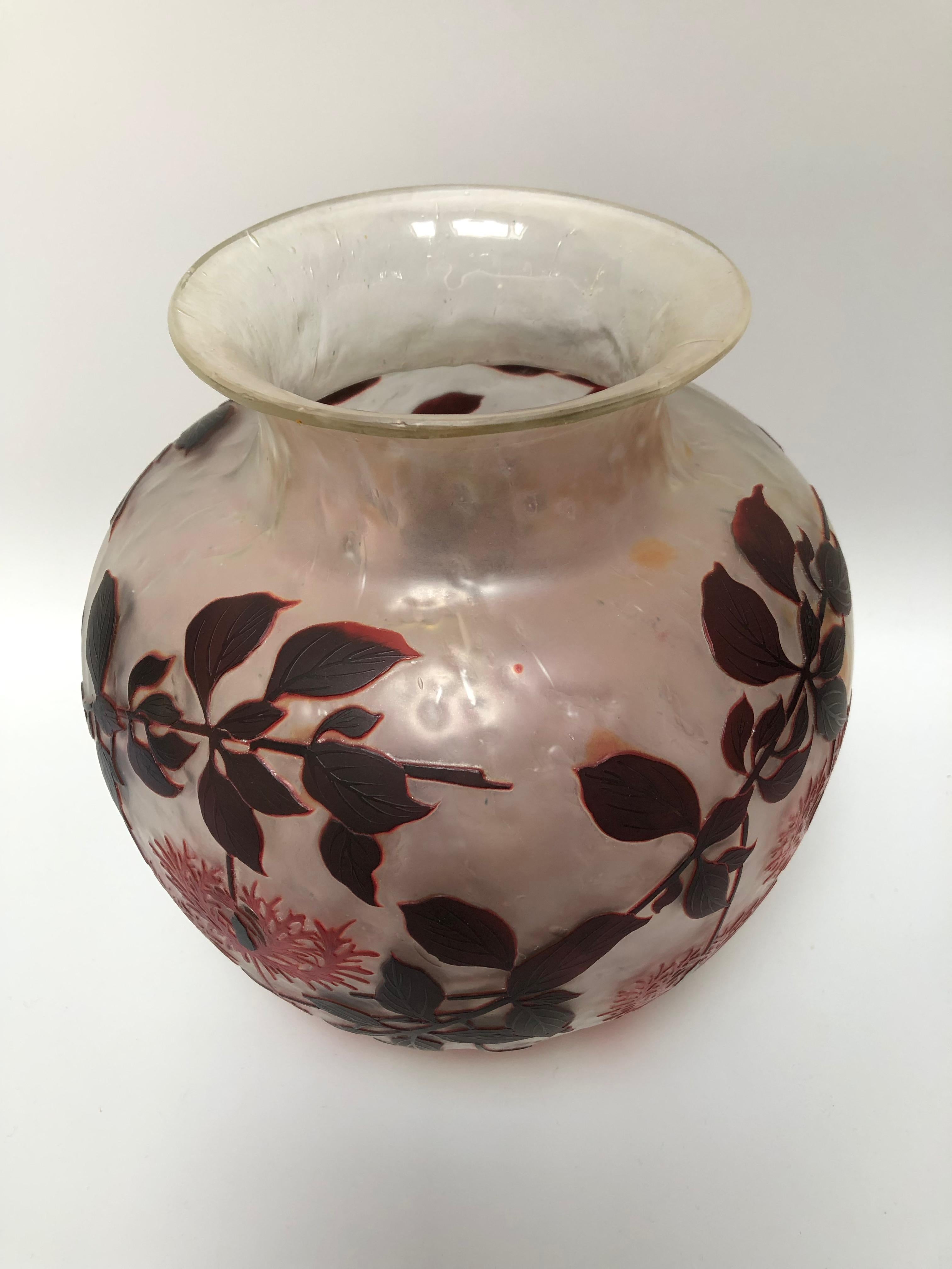 Cristallerie de Pantin Vase Art Nouveau Decor Floral For Sale 7