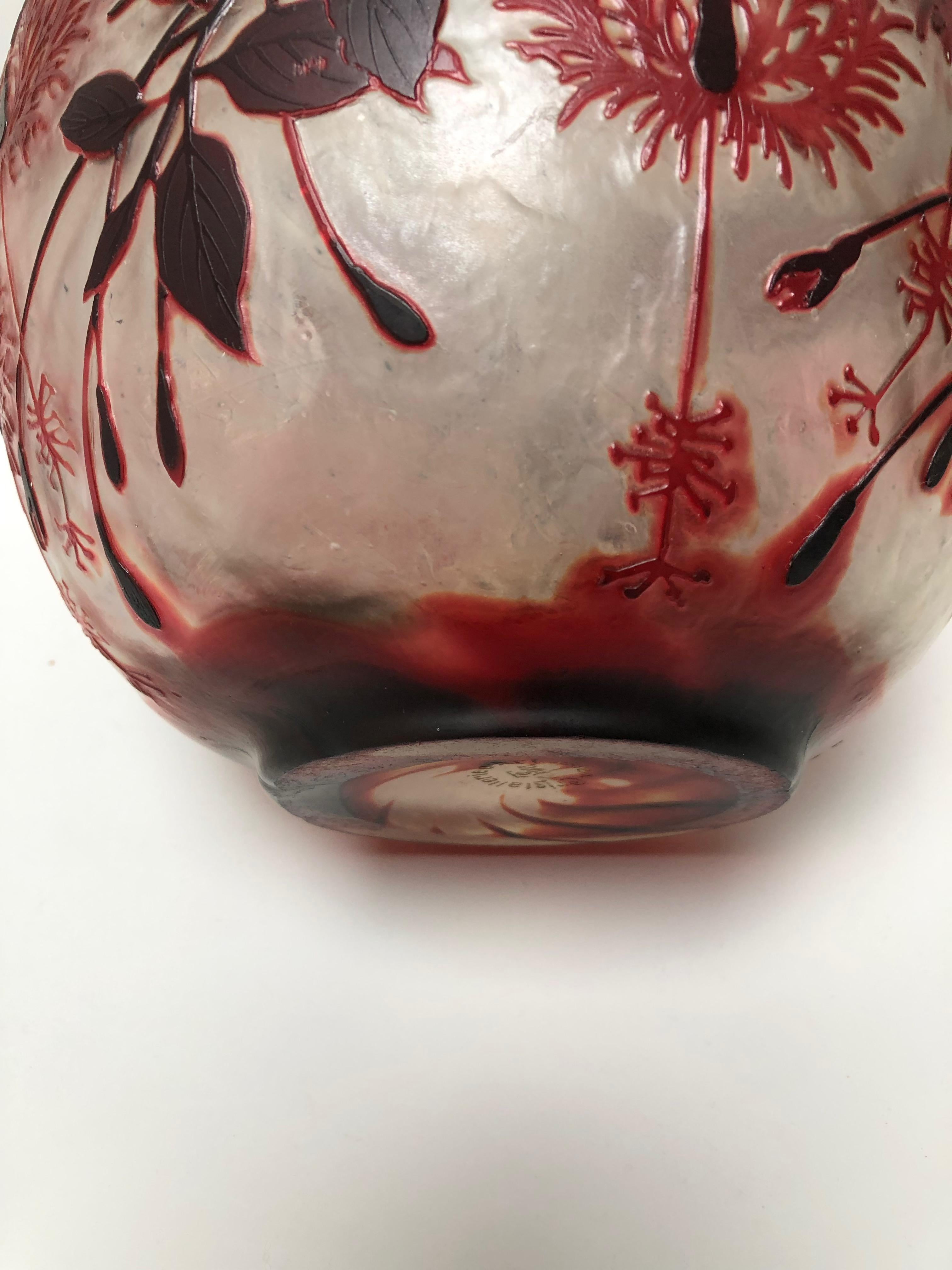 Cristallerie de Pantin Vase Art Nouveau Decor Floral For Sale 8
