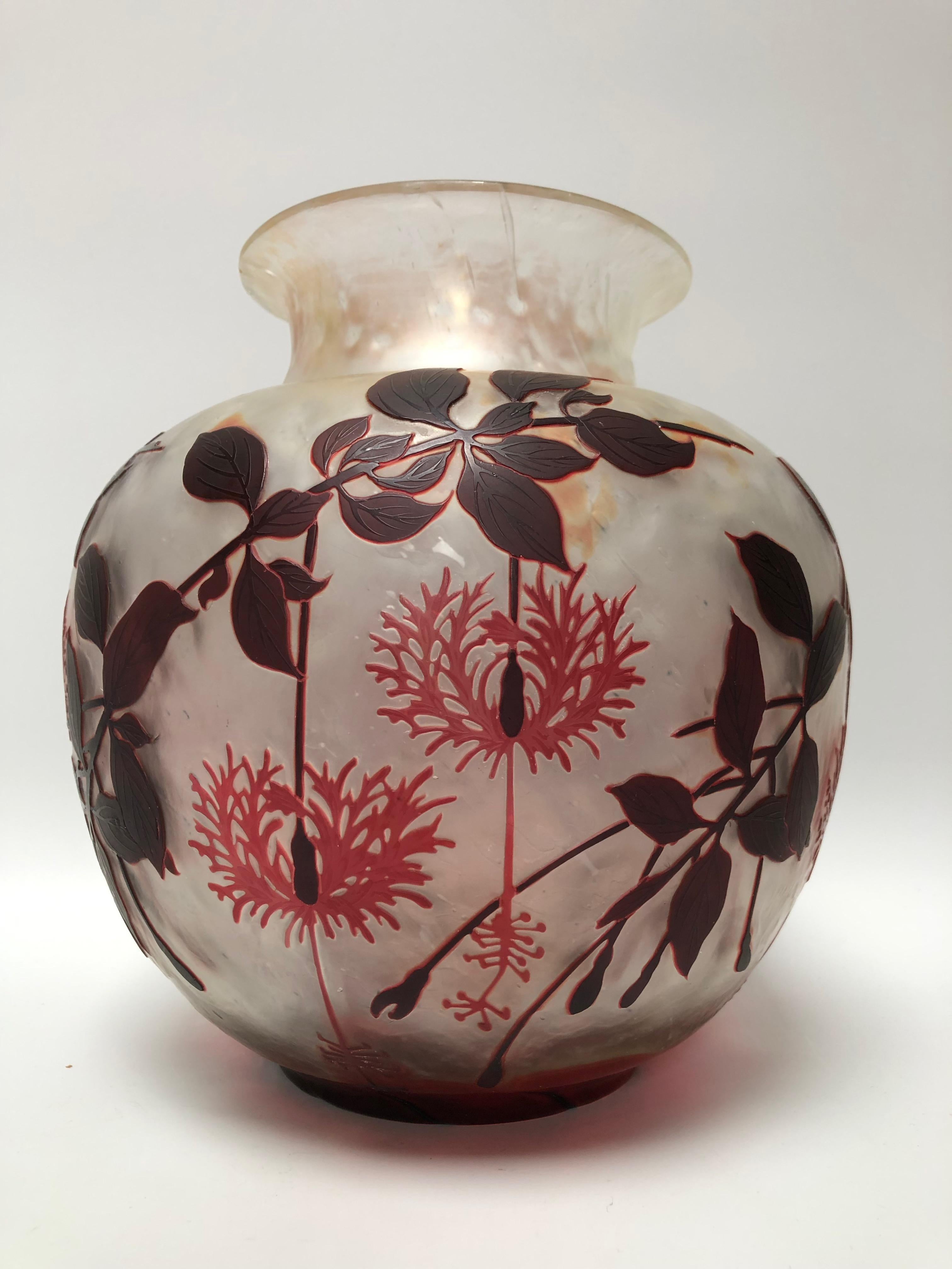 20th Century Cristallerie de Pantin Vase Art Nouveau Decor Floral For Sale