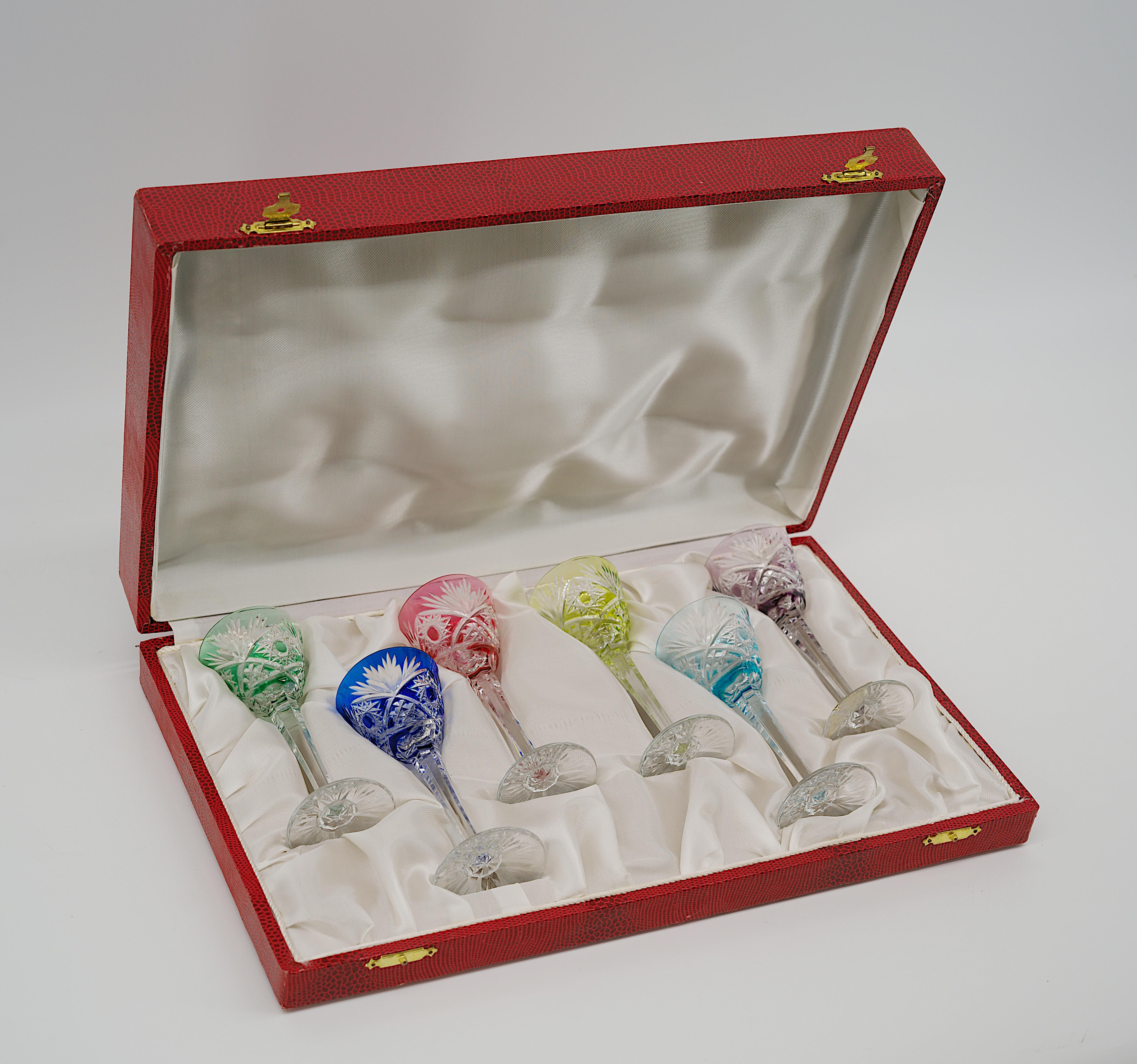 Francese Set di 6 bicchieri di cristallo colorati in scatola Cristallerie Lorraine Francia, 1920 in vendita