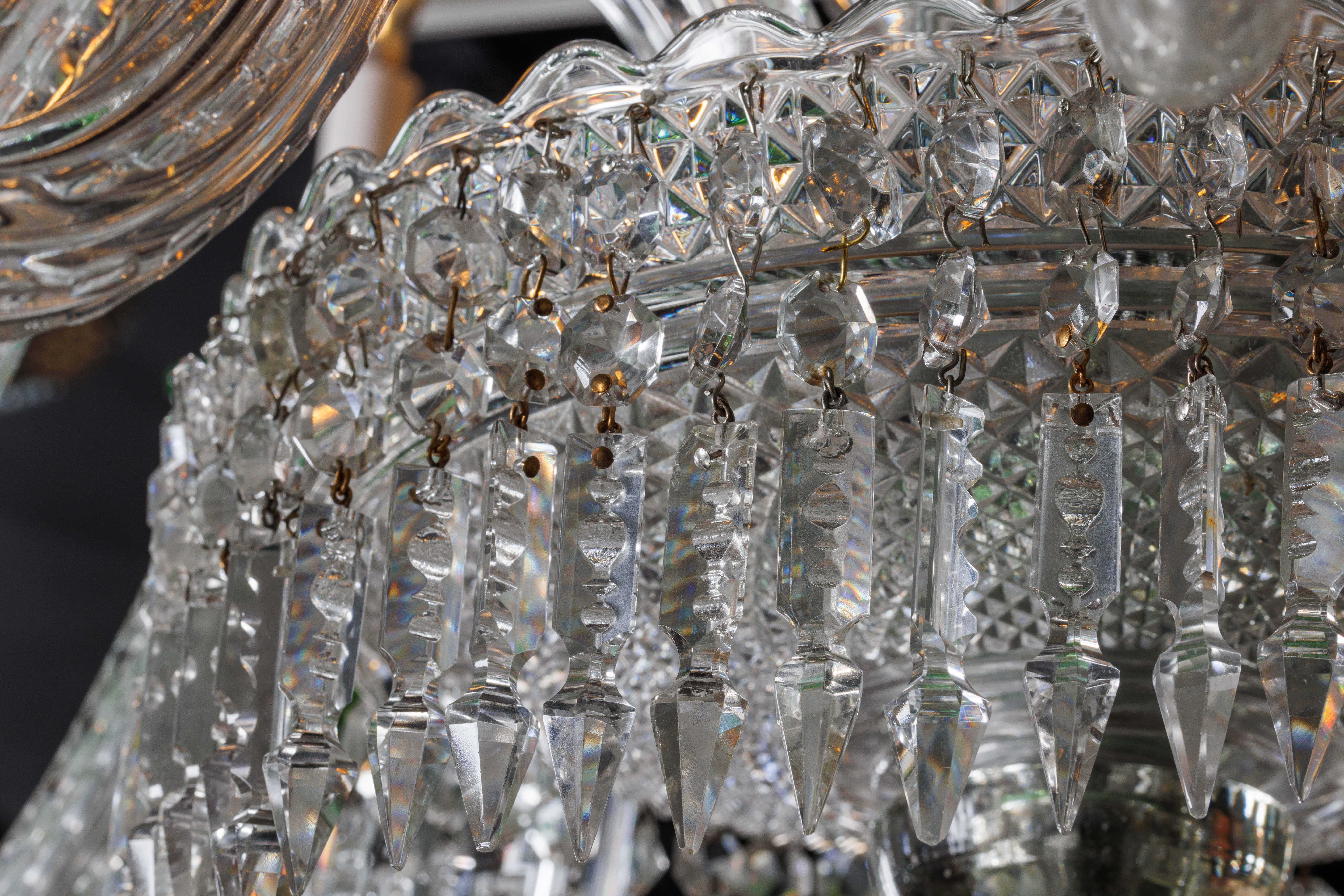 Cristalleries De Baccarat, a Large French Green and Clear Cut-Crystal Chandelier For Sale 5