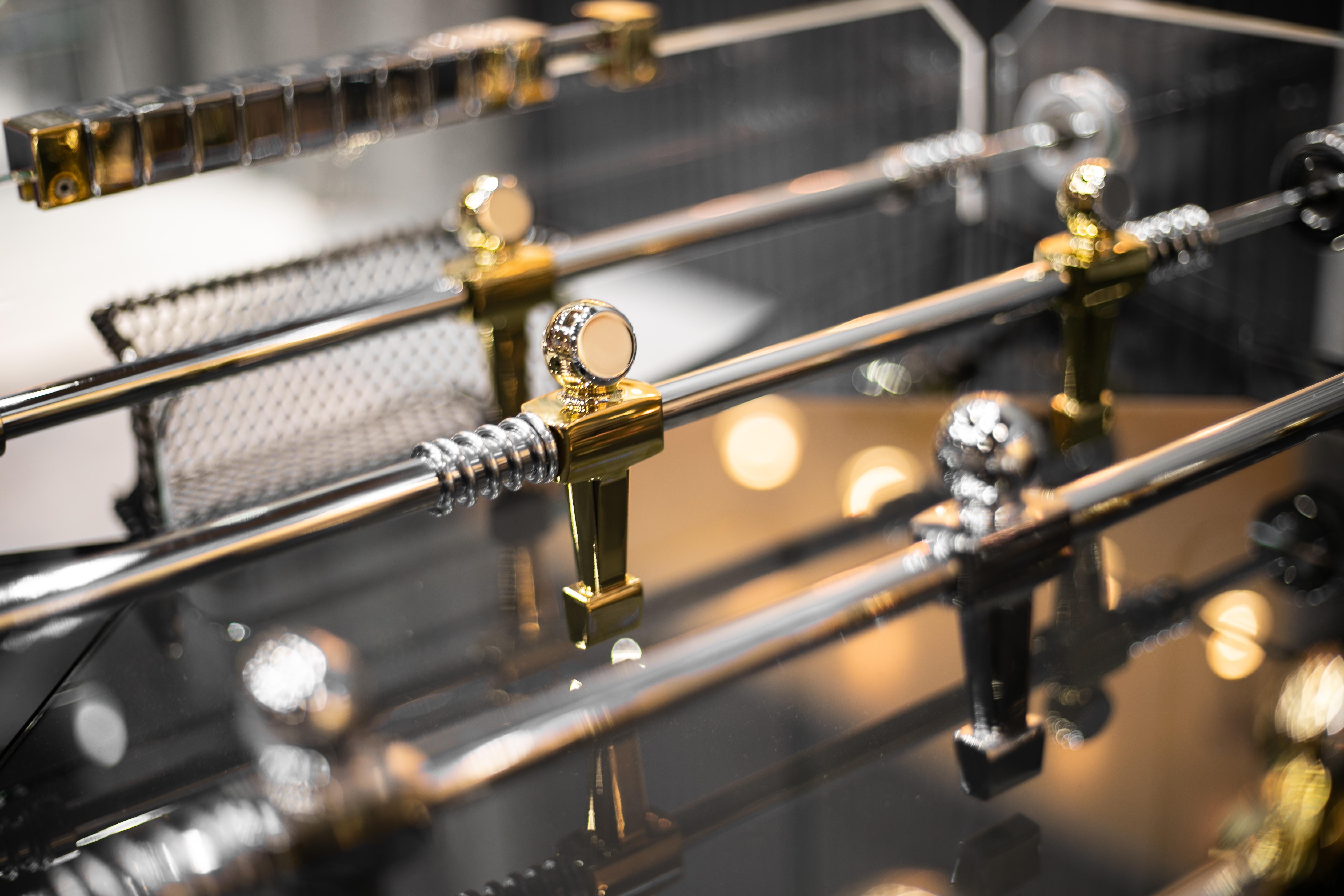 Table de baseball Cristallino en or à édition limitée avec terrain noir par Teckell en vente 6