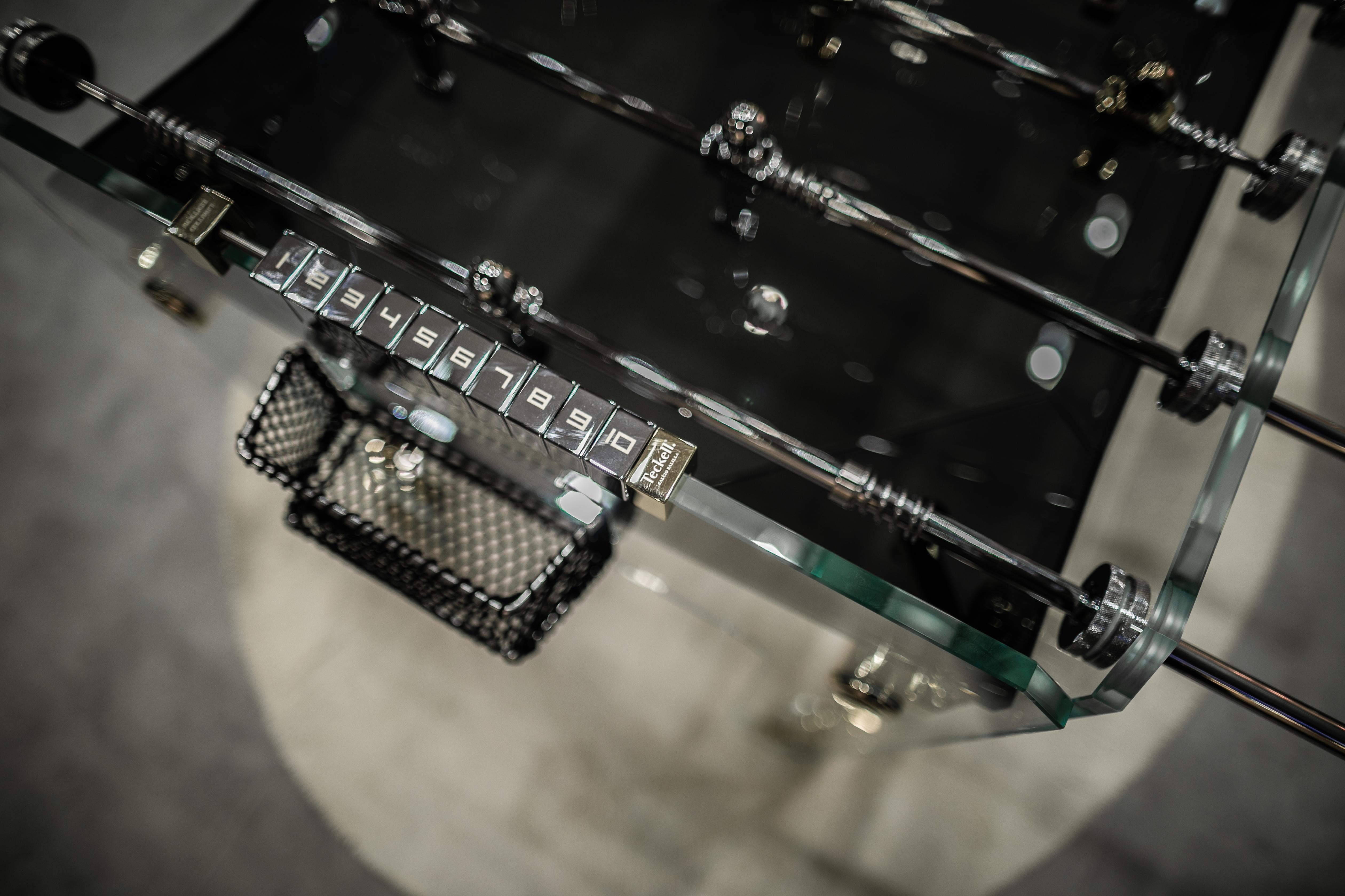 Table de baseball Cristallino en or à édition limitée avec terrain noir par Teckell en vente 10