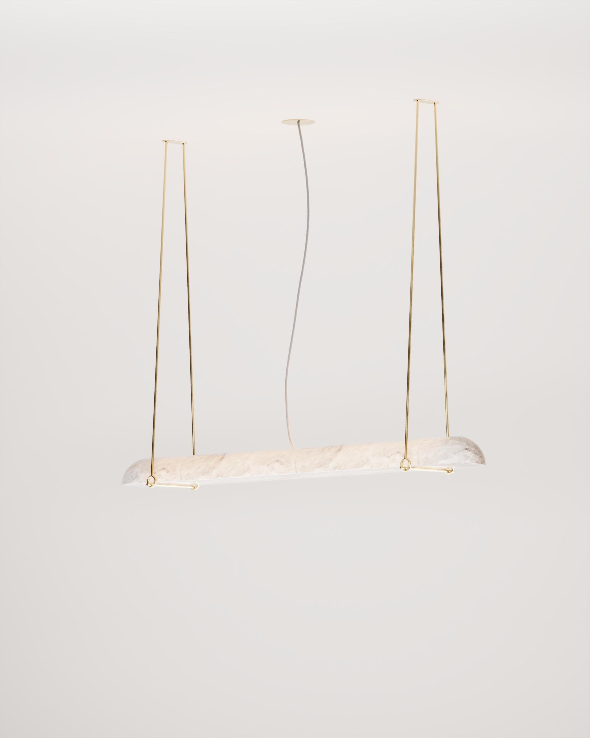 Lampada a sospensione Cristallo Domo P di Studio Orth
Dimensioni: L 120 x P 23 x H 125 cm, H: Personalizzato. 
Materiali: Quarzite cristallina e ottone fuso lucido.
Finiture: Ottone fuso lucido
Peso: 37 kg.

Disponibile anche in alluminio fuso