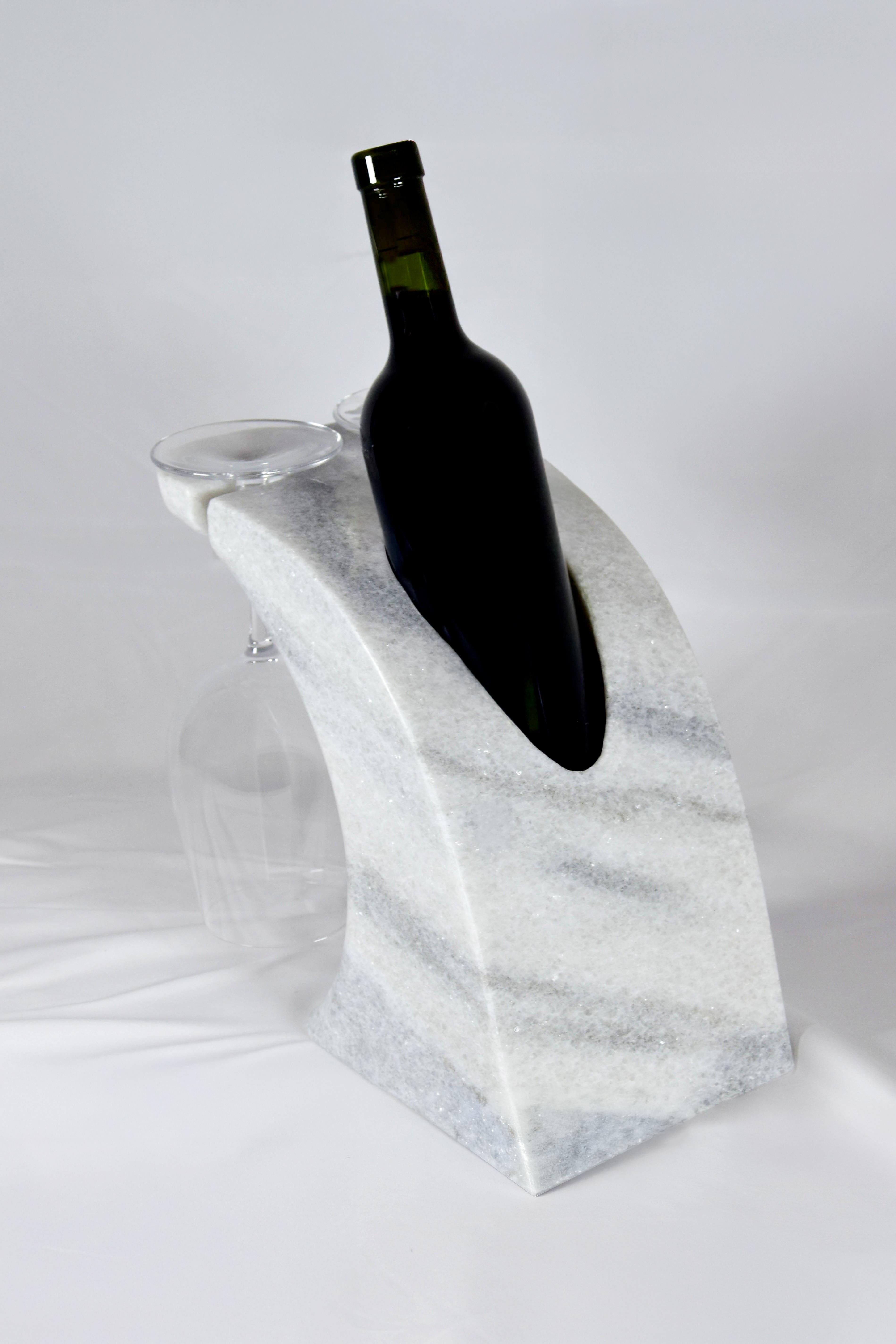 Cristavino - Soporte para botellas y copas de mármol suizo Cristallina, diseño con Moderno orgánico en venta