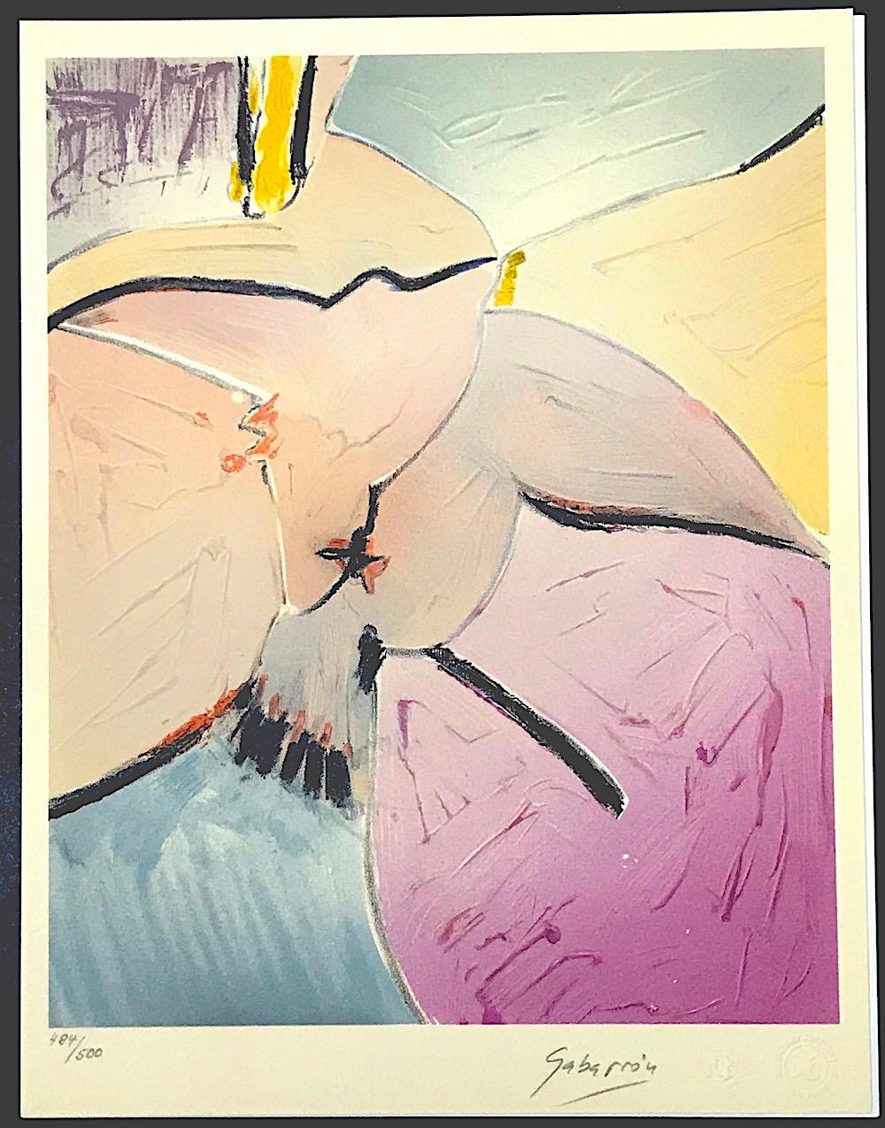 HOPES FOR PEACE ist eine handgefertigte Farblithographie des international anerkannten spanischen Künstlers Cristóbal Gabarrón, die 1986 auf Arches-Papier gedruckt wurde. HOPES FOR PEACE ist eine fantasievolle Komposition, die einen abstrakten Vogel
