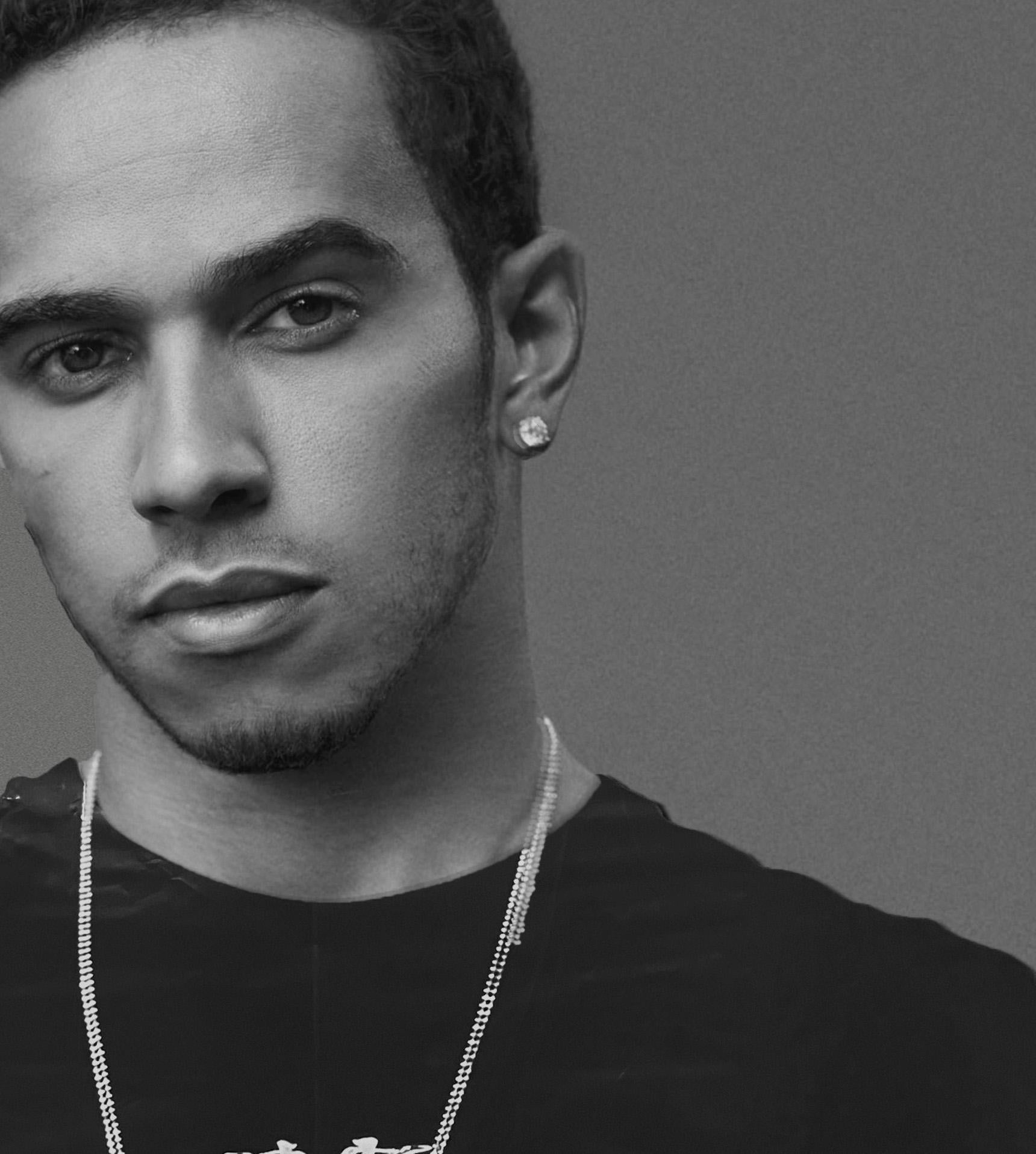 Lewis Hamilton, Portrait on canvas - Contemporary Photograph by Cristian Hunter