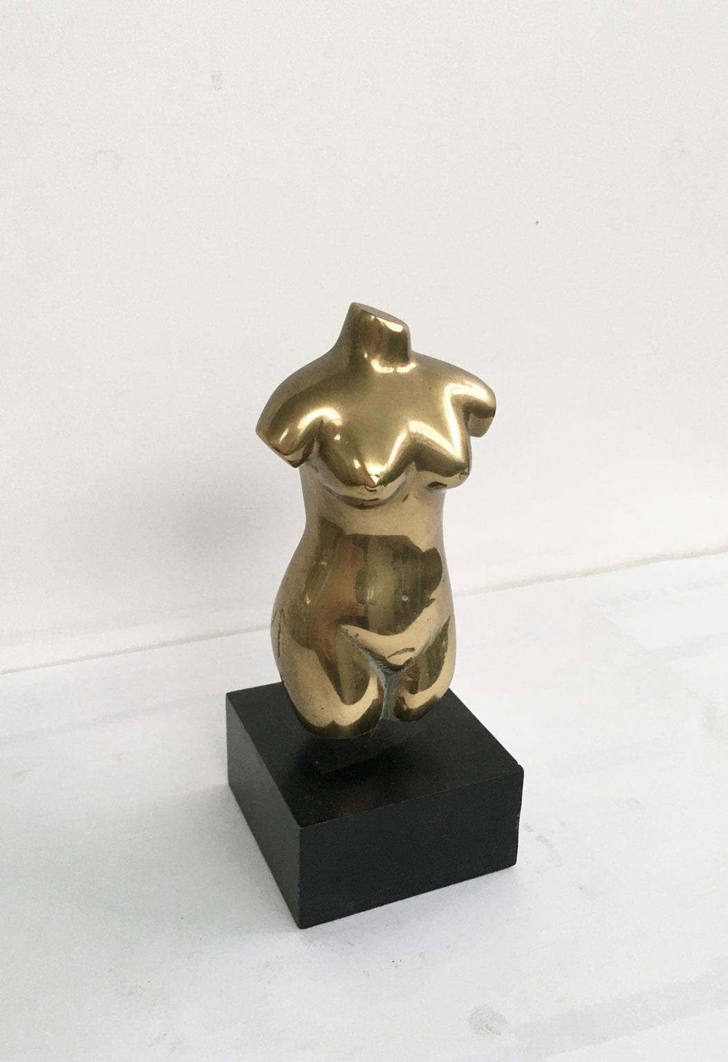 Italia 1980 Escultura abstracta de bronce de Cristiana Isoleri título Reperto en venta 14