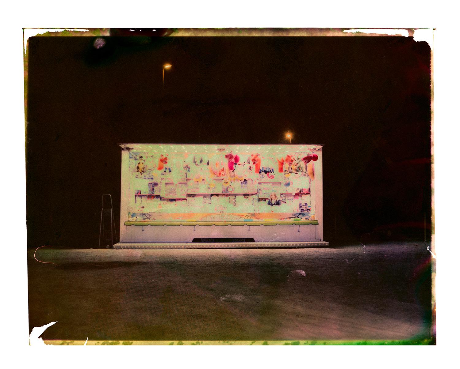 Cristina Fontsare Color Photograph – Lichter aus einer Zeit vor langer Zeit – zeitgenössisch, Polaroid, Fotografie, abstrakt