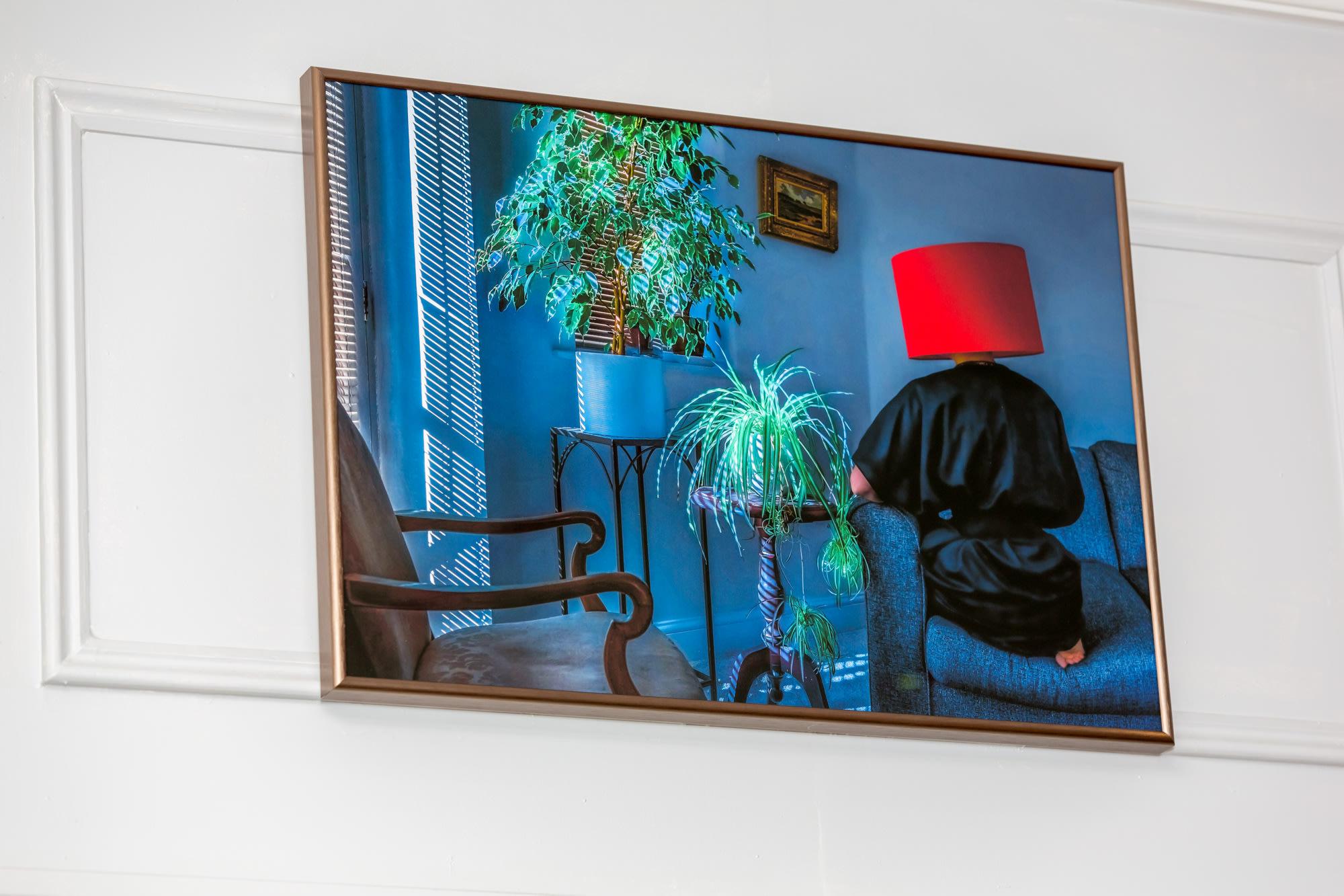 Florence Lightingale (Couchsurfing-Serie) – Photograph von Cristina Schek