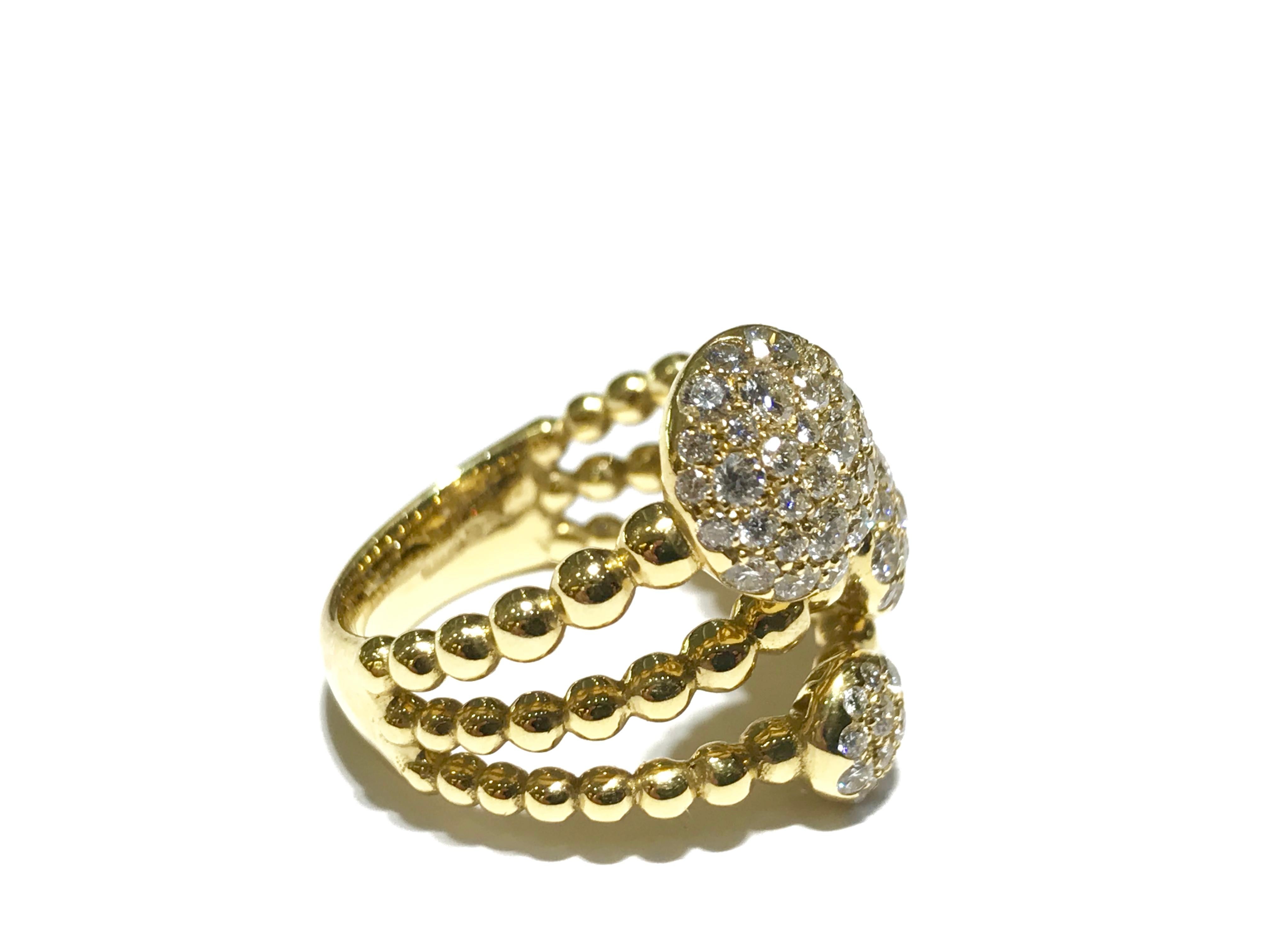 Crivelli 18 Karat Yellow Gold 3 Disc Pave Ring In New Condition For Sale In Toronto, Ontario