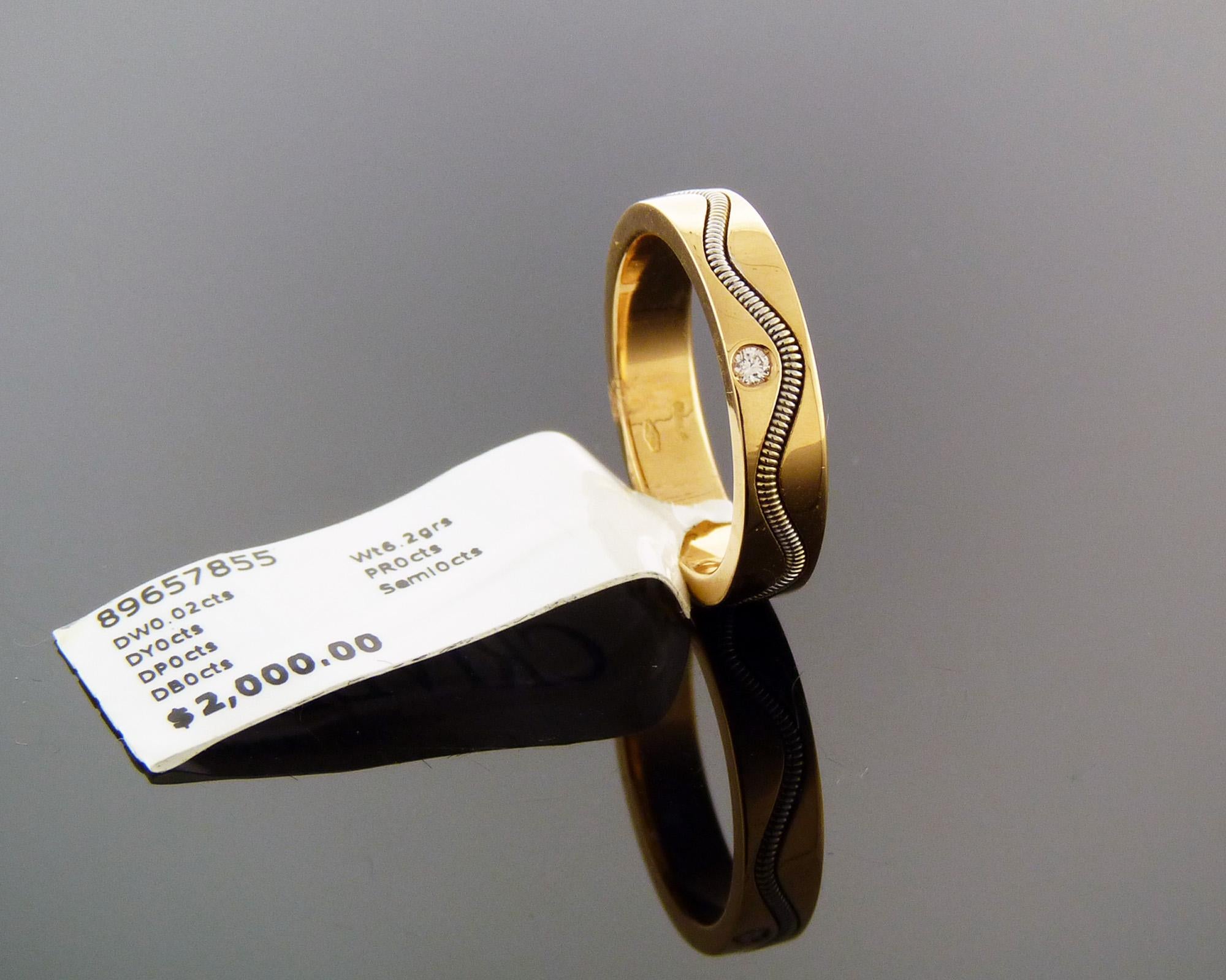 Women's or Men's Crivelli 18 Karat Gold One Diamond Ring