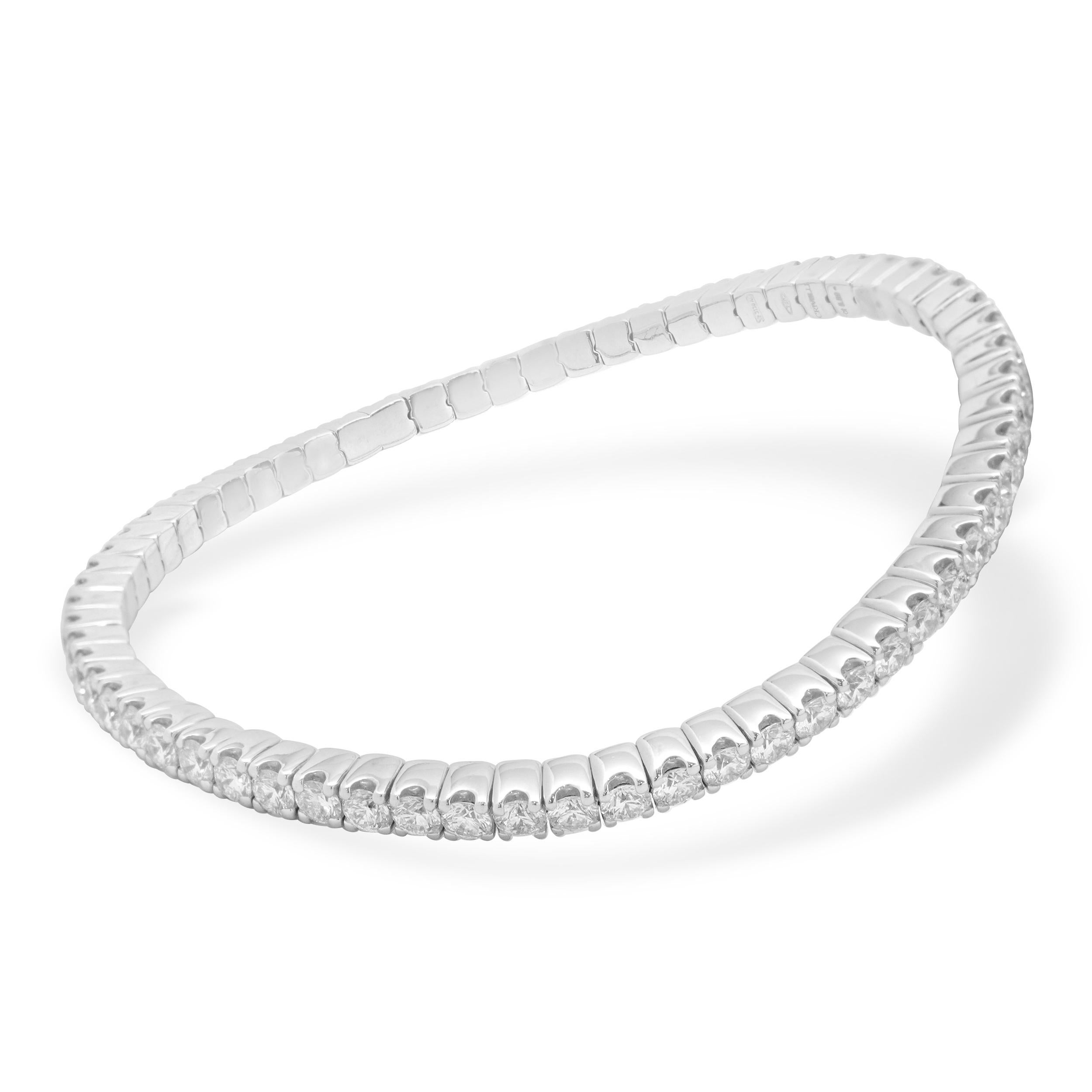 Crivelli 18 Karat White Gold Diamond Stretch Bracelet In Excellent Condition For Sale In Scottsdale, AZ
