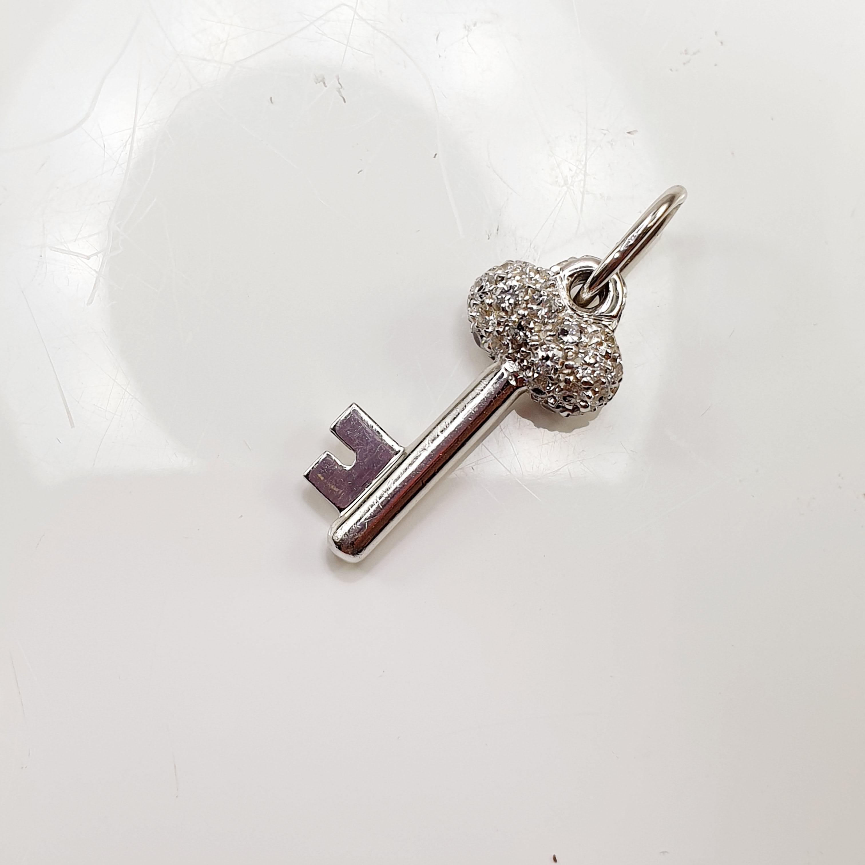 Brilliant Cut Crivelli Charm Link Lock Pendant or Closure 18 Karat Gold Diamonds Open Close