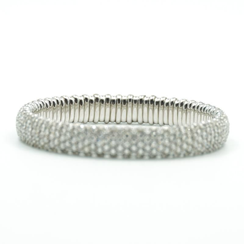 Crivelli Diamant-Pavé- Stretch-Armband aus 18 Karat Weißgold mit 10,7 Karat Diamanten im Zustand „Neu“ in Carmel, IN