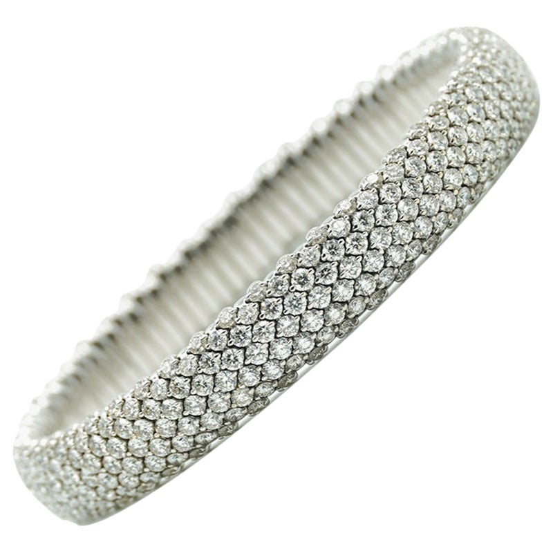 Crivelli Diamant-Pavé- Stretch-Armband aus 18 Karat Weißgold mit 10,7 Karat Diamanten