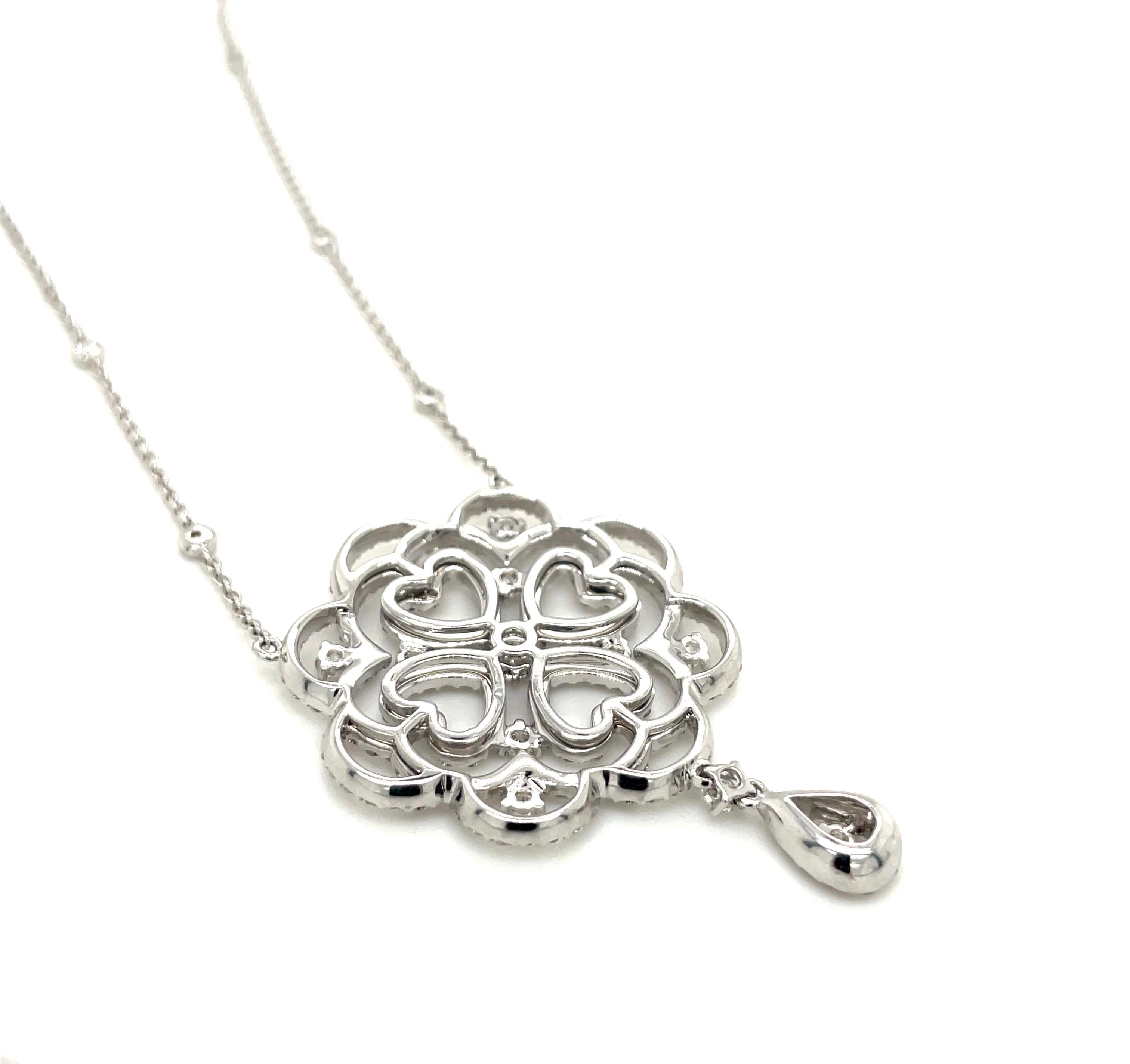 Moderno Crivelli Open Work 2,75Ct. Ciondolo con motivo a cuore di diamanti in oro bianco 18KT in vendita