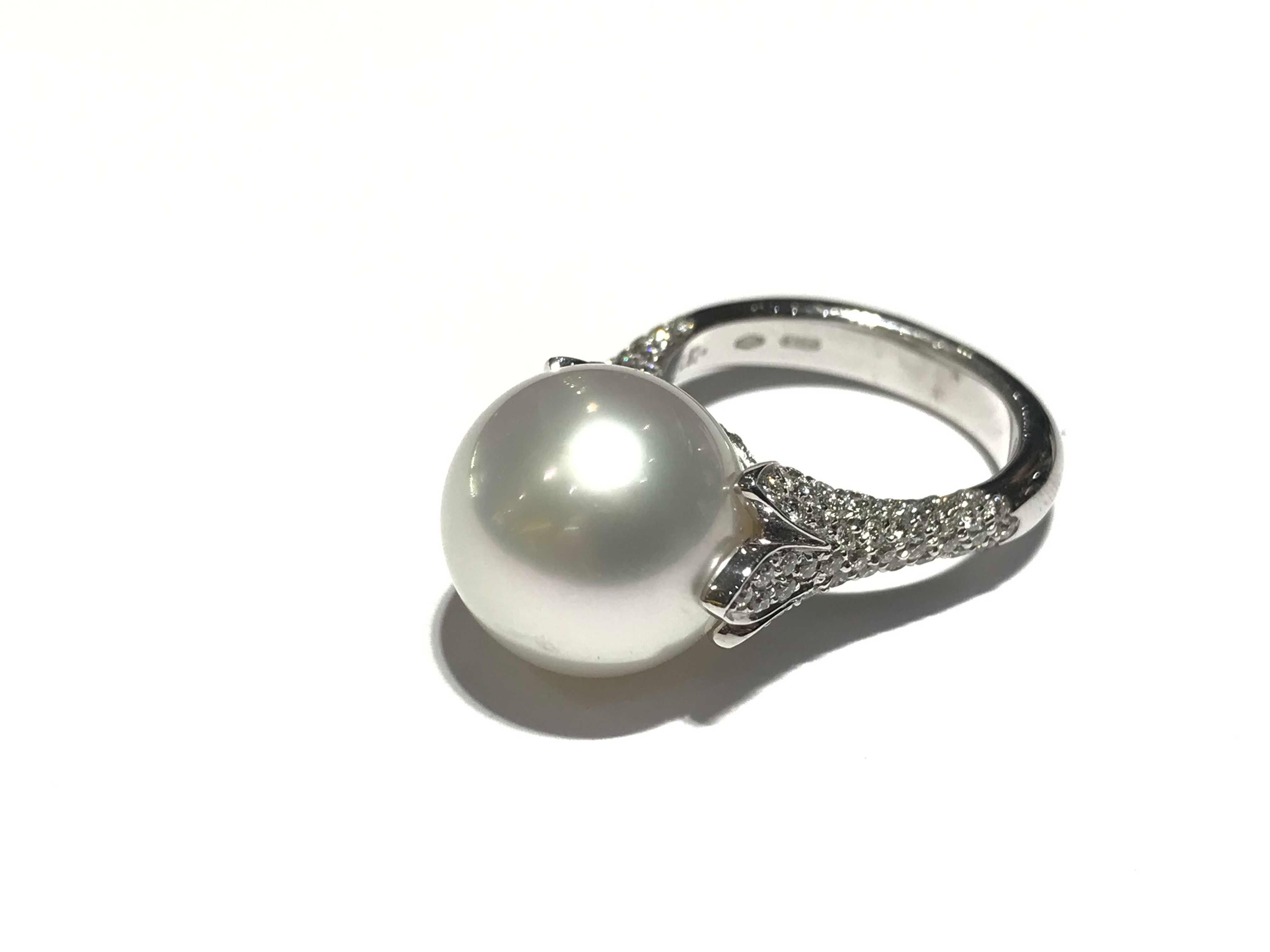 Crivelli South Sea Pearl with Diamond Setting in 18 Karat White Gold In New Condition For Sale In Toronto, Ontario