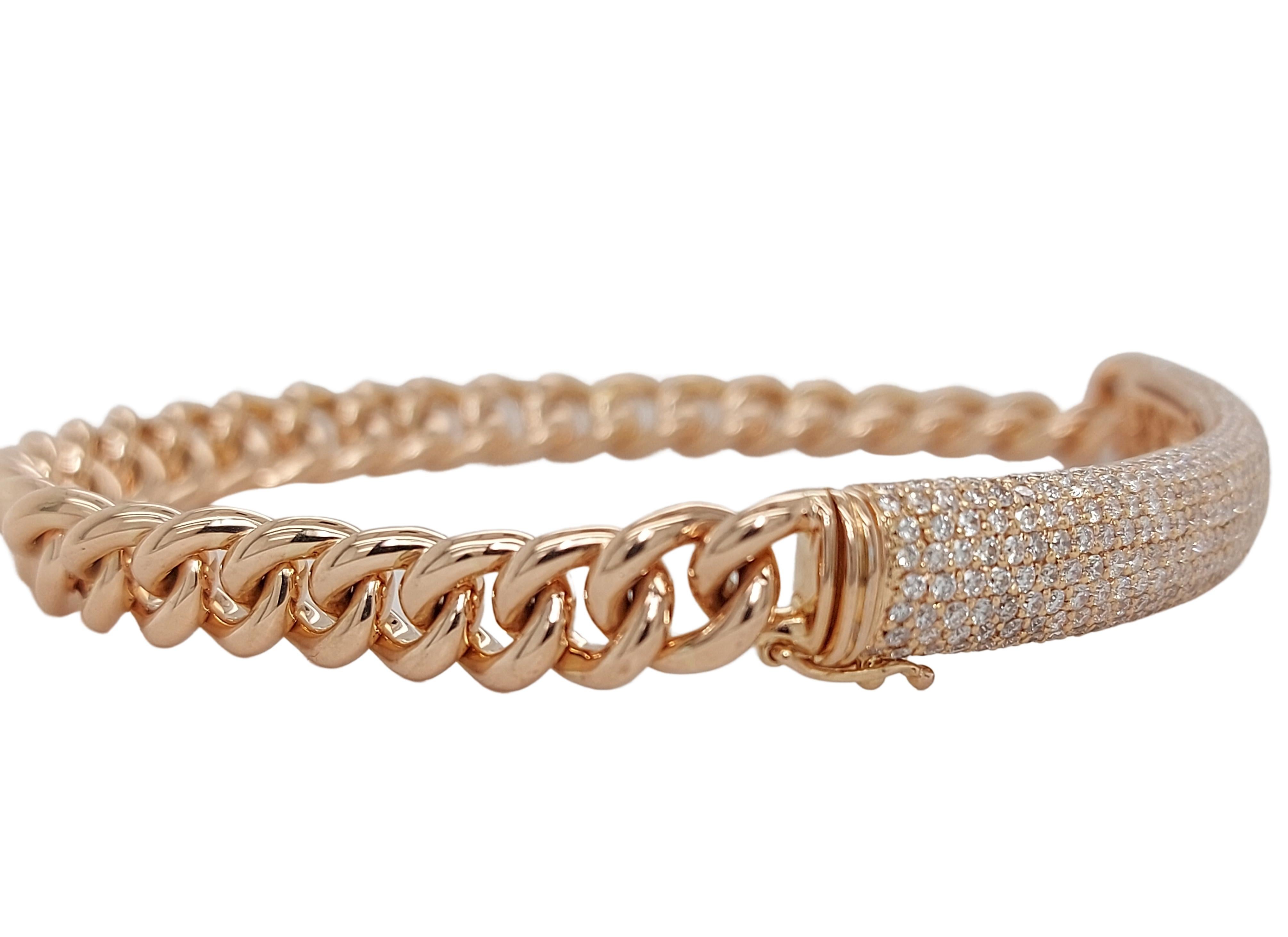 Stunning 18kt rose gold bracelet with 2.46ct diamonds

Diamonds: Brilliant cut diamonds together 2.46ct

Material: 18kt rose gold

Total weight: 32.4 gram / 1.145 oz / 20.9 dwt

Measurements: The bracelet is 18cm long so it will max fit a 18cm wrist