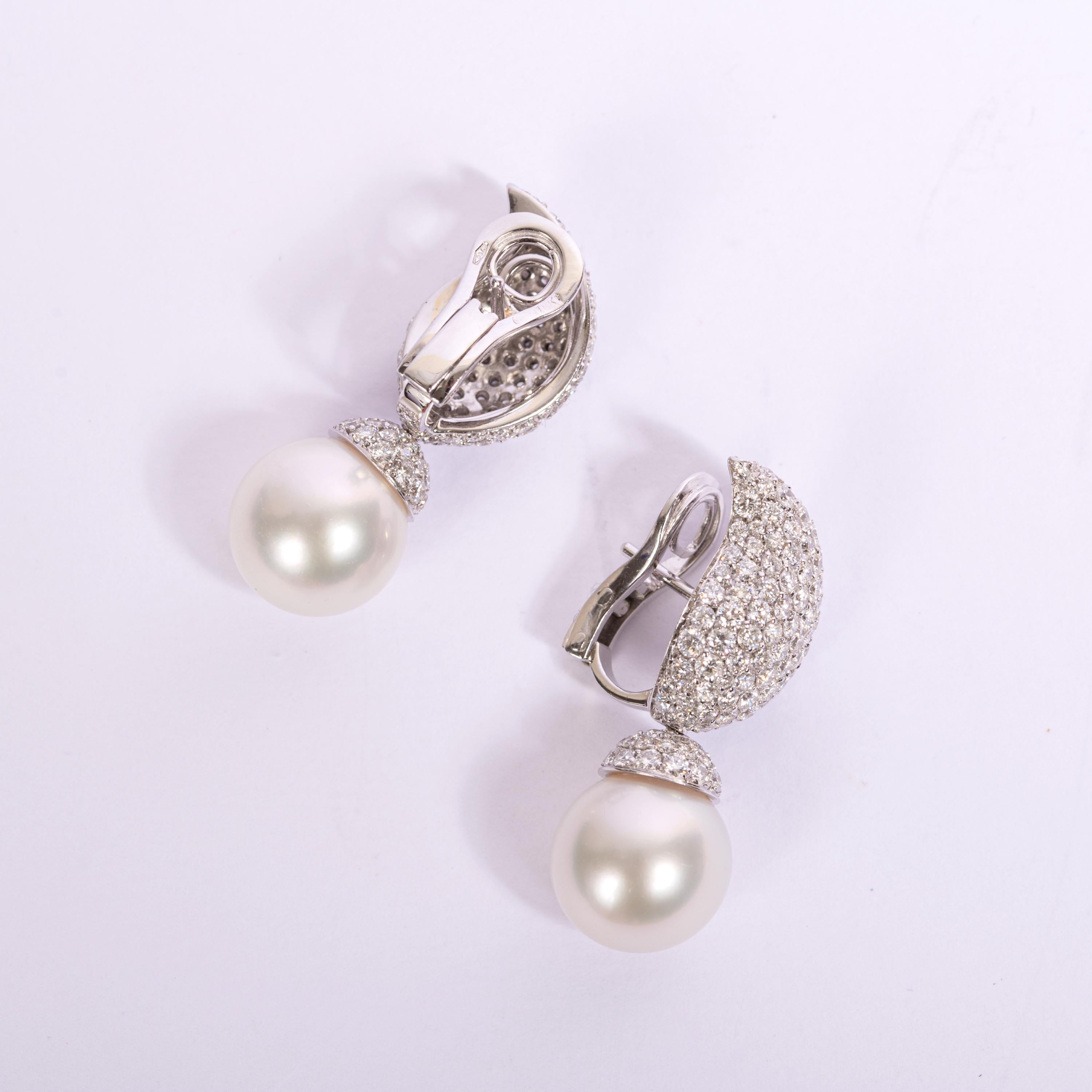 Crivelli Weißgold 5,14 Karat Diamanten Pavé-Ohrringe mit Perlen im Zustand „Neu“ im Angebot in Bari, IT