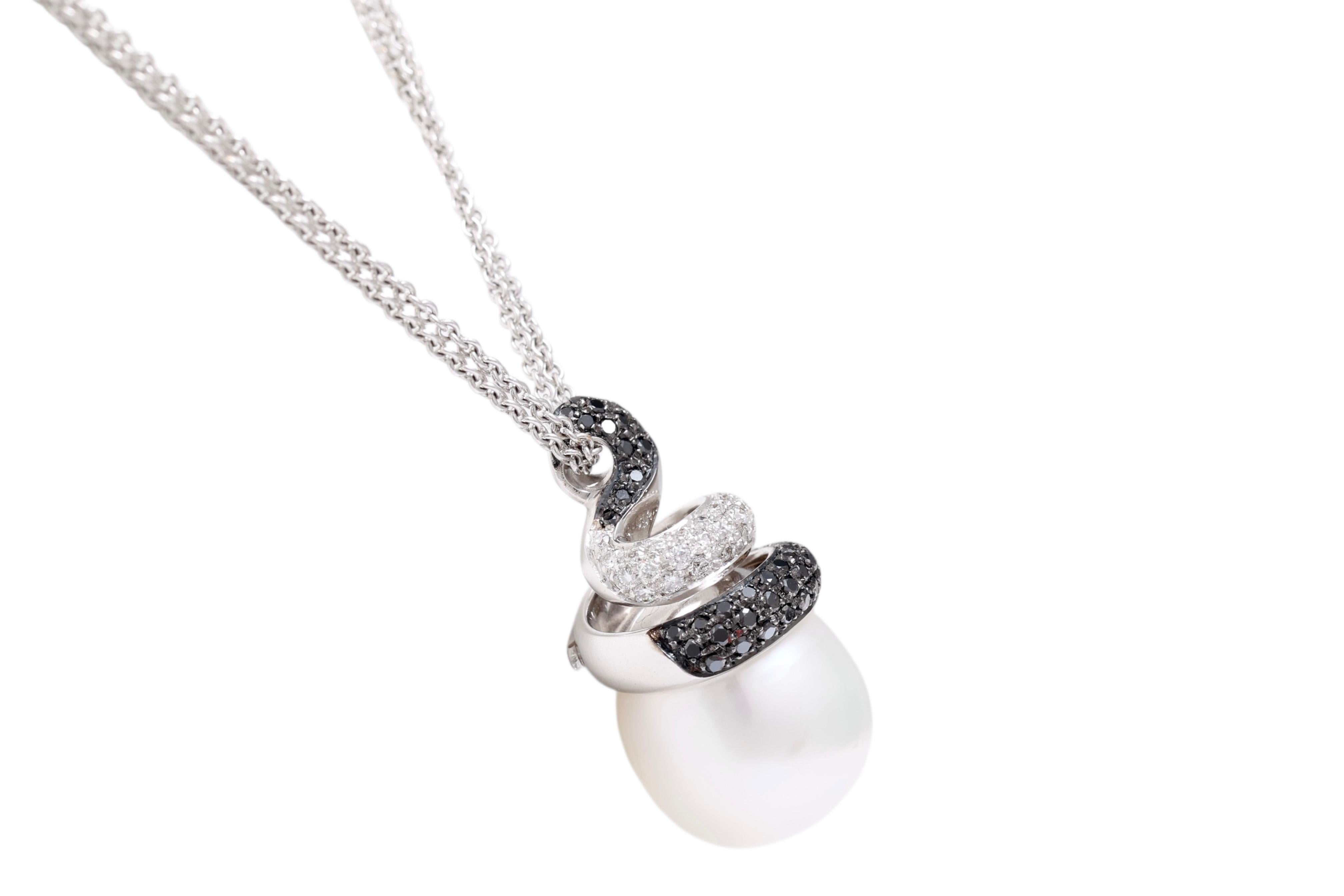 Crivelli White Gold Pearl & Diamonds Pendant / Necklace In New Condition For Sale In Antwerp, BE