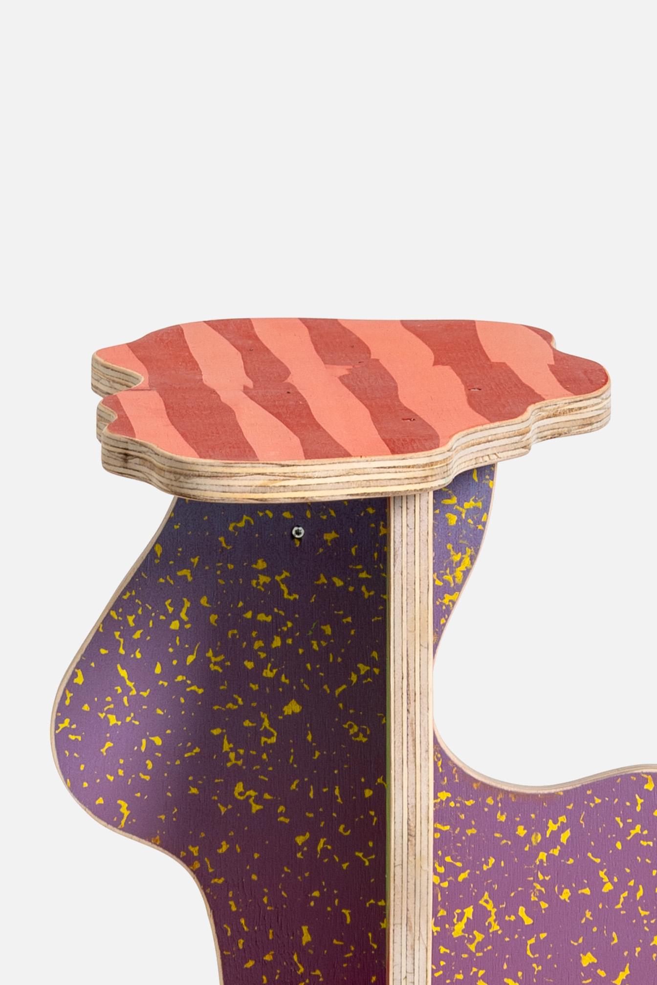 Postmoderne CRLL n°137 / Tabouret / Impression colorée de soie sur contreplaqué en vente