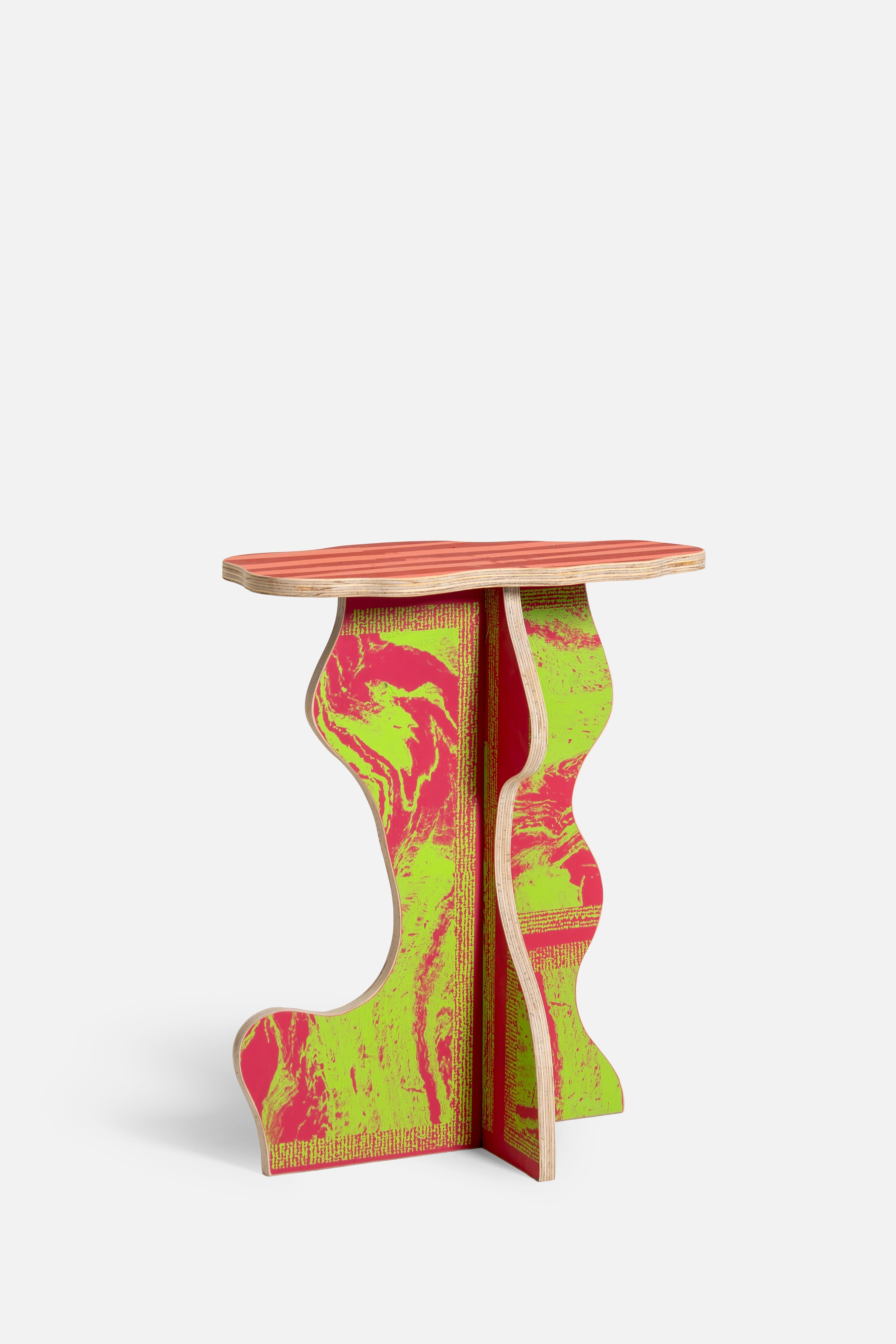 italien CRLL n°137 / Tabouret / Impression colorée de soie sur contreplaqué en vente