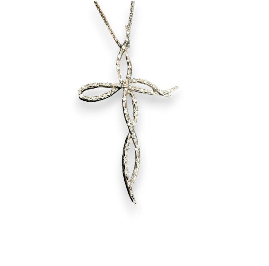Artisan Croc Cross Pendant Necklace with diamonds in 18k White Gold and Croc Tail detail For Sale