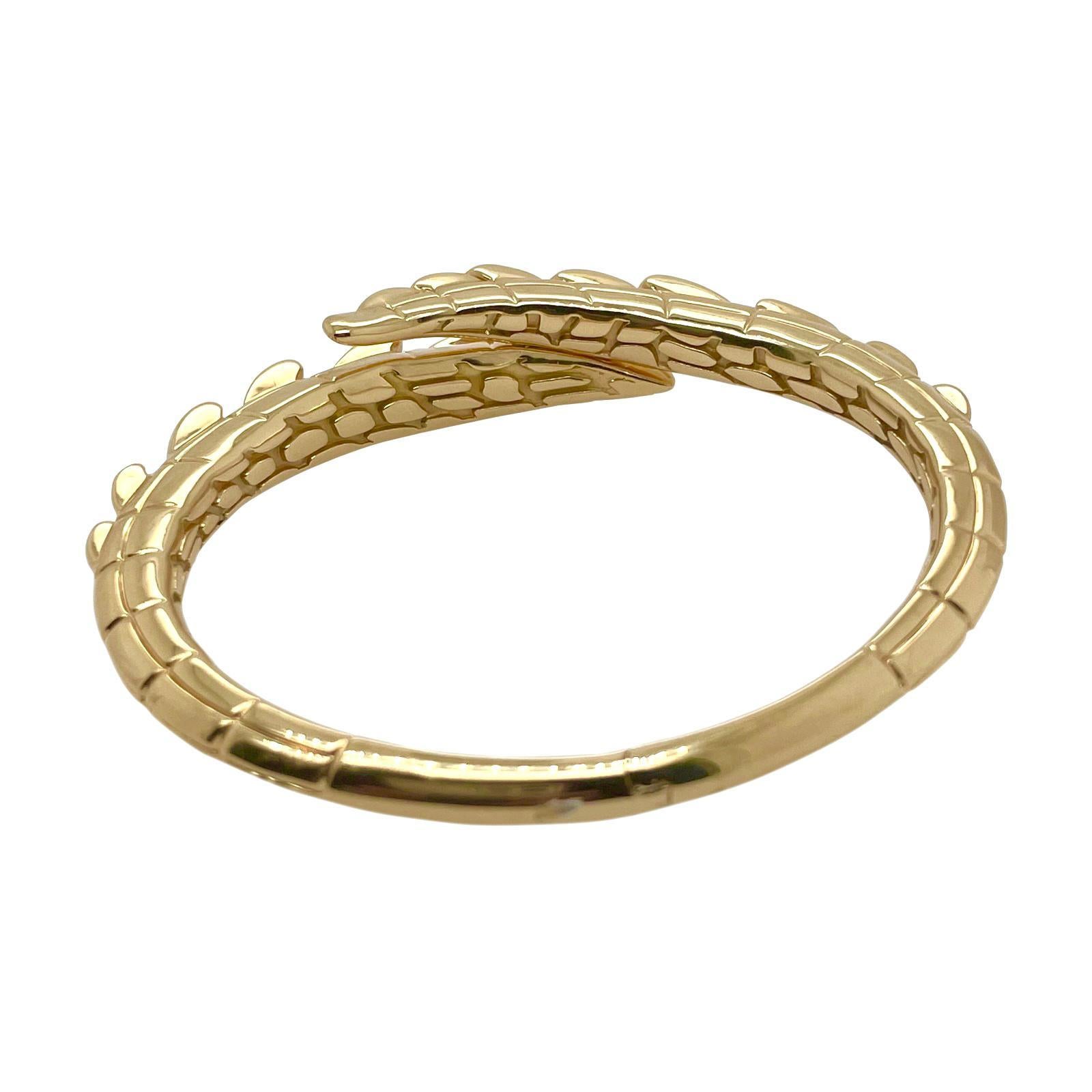 Croc Tail Cuff Bangle in 18ct Yellow Gold For Sale 2