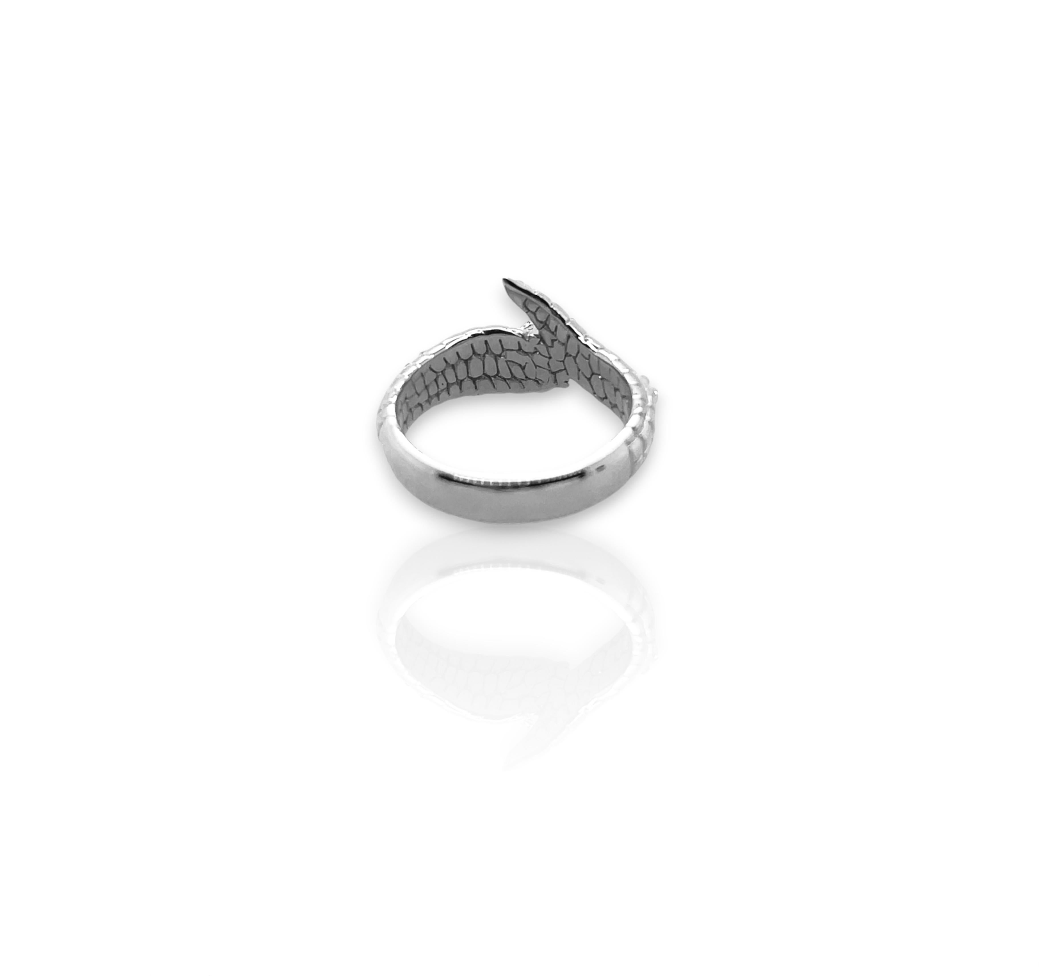 For Sale:  Croc Tail Ring with Round Brilliant Cut Diamond in 18ct White Gold 2