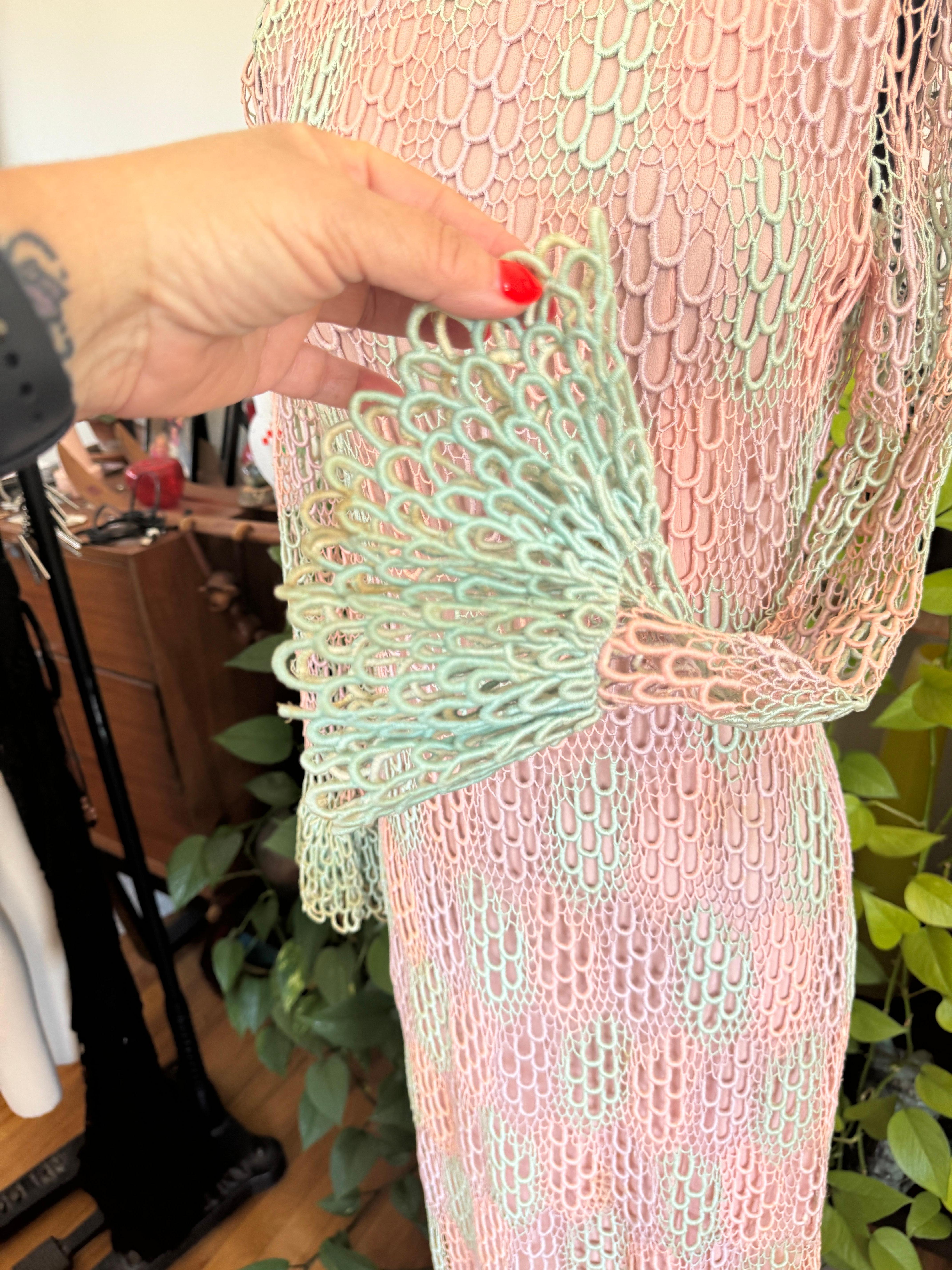 Maxi Vestido de Ganchillo Arco Iris Pastel Vintage Años 70 en venta 5