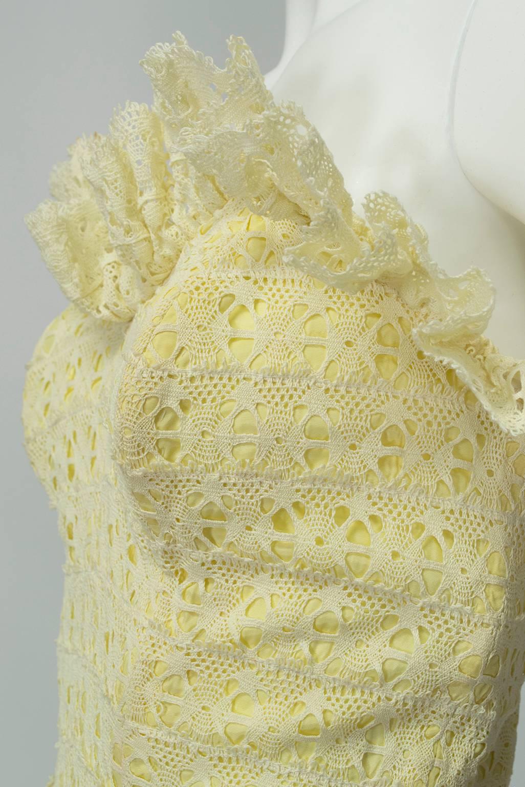 Yellow Crochet 2-Piece Sun Suit w Strapless Bustier and Circle Skirt - M, 1950s For Sale 1