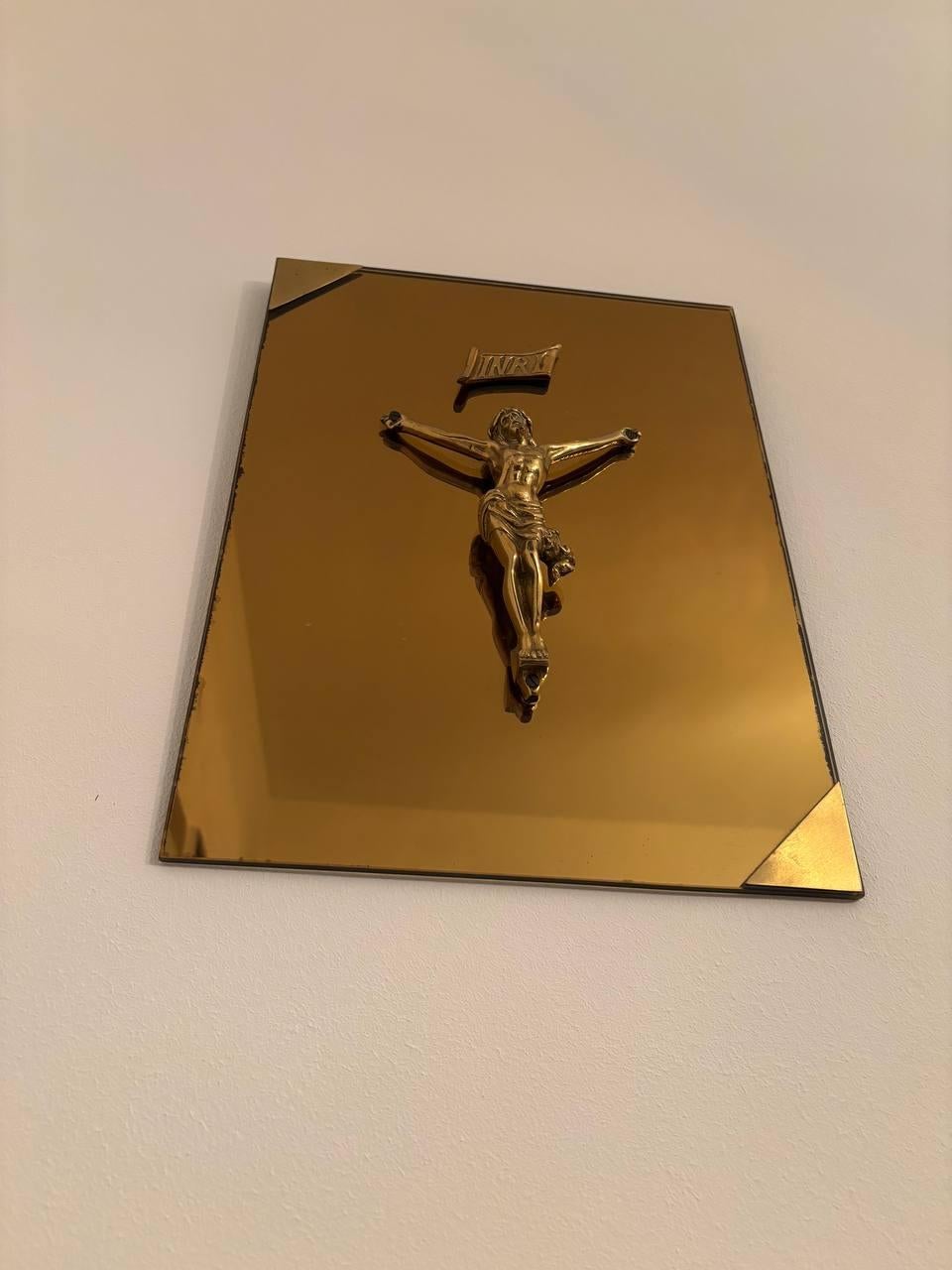 Crucifix en verre miroité du milieu du siècle par Cristal arte. Bon état - En vente à Palermo, IT
