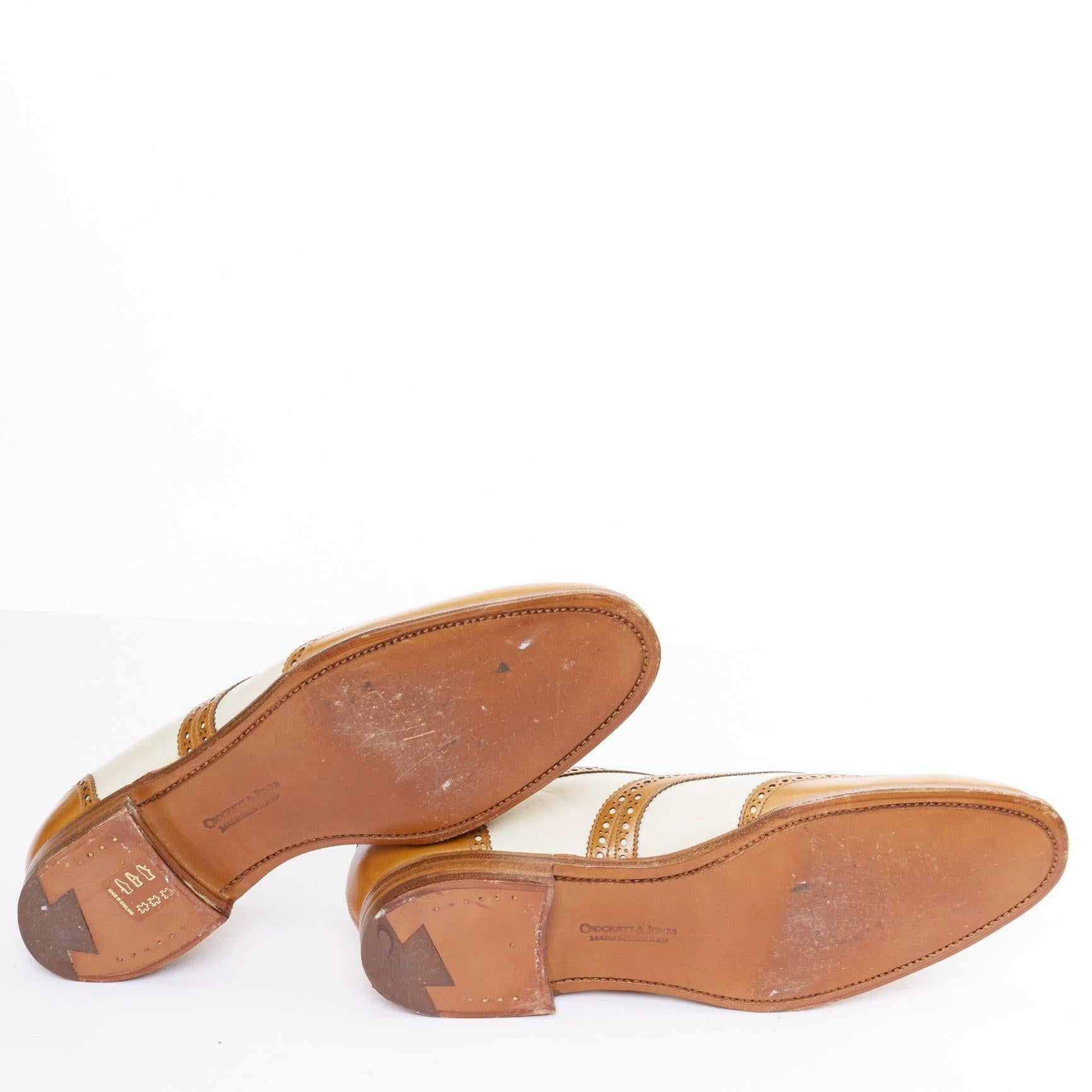 CROCKETT AND JONES Alice Browne brogue à bouts papillons en cuir marron nude UK7 EU40 en vente 6