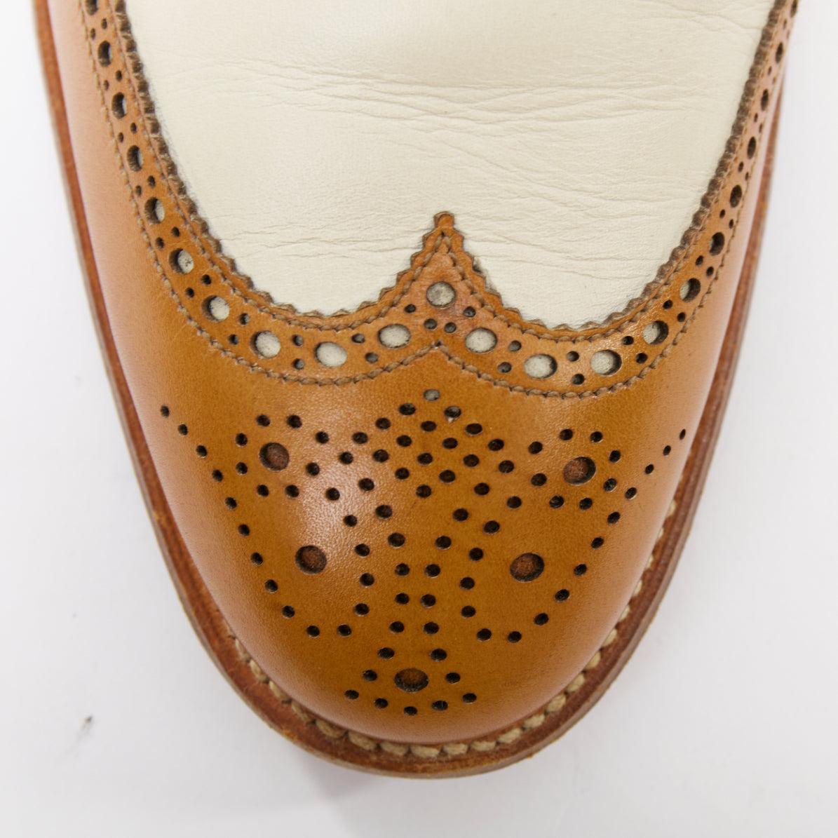 CROCKETT AND JONES Alice Browne brogue à bouts papillons en cuir marron nude UK7 EU40 en vente 1