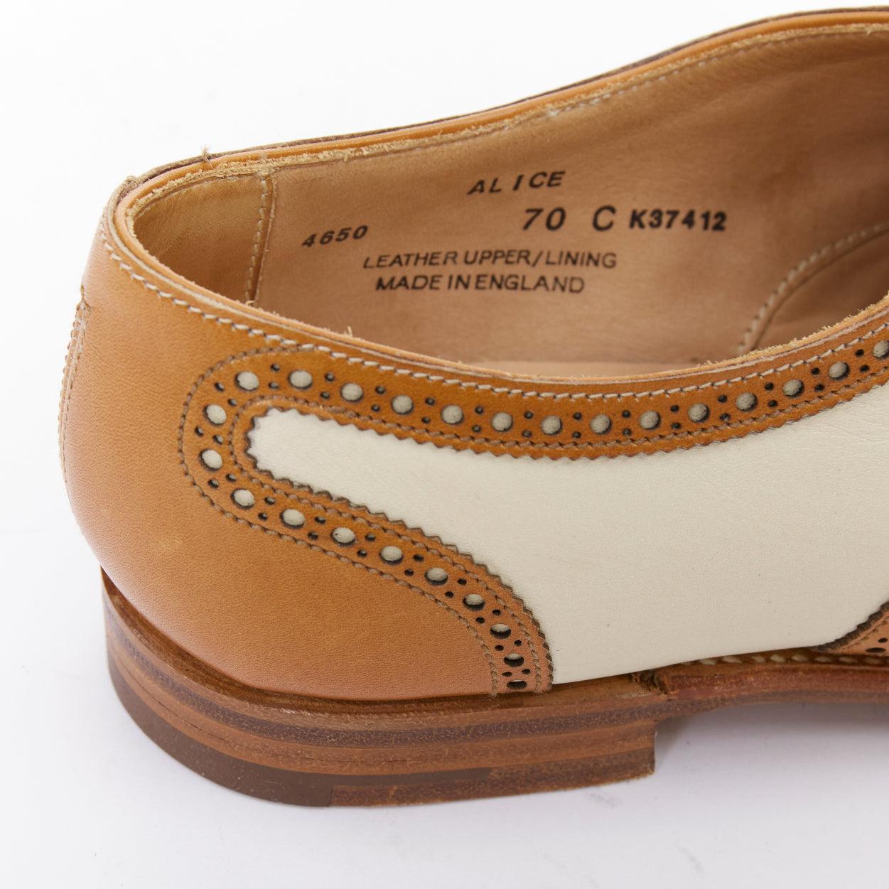 CROCKETT AND JONES Alice Browne brogue à bouts papillons en cuir marron nude UK7 EU40 en vente 3